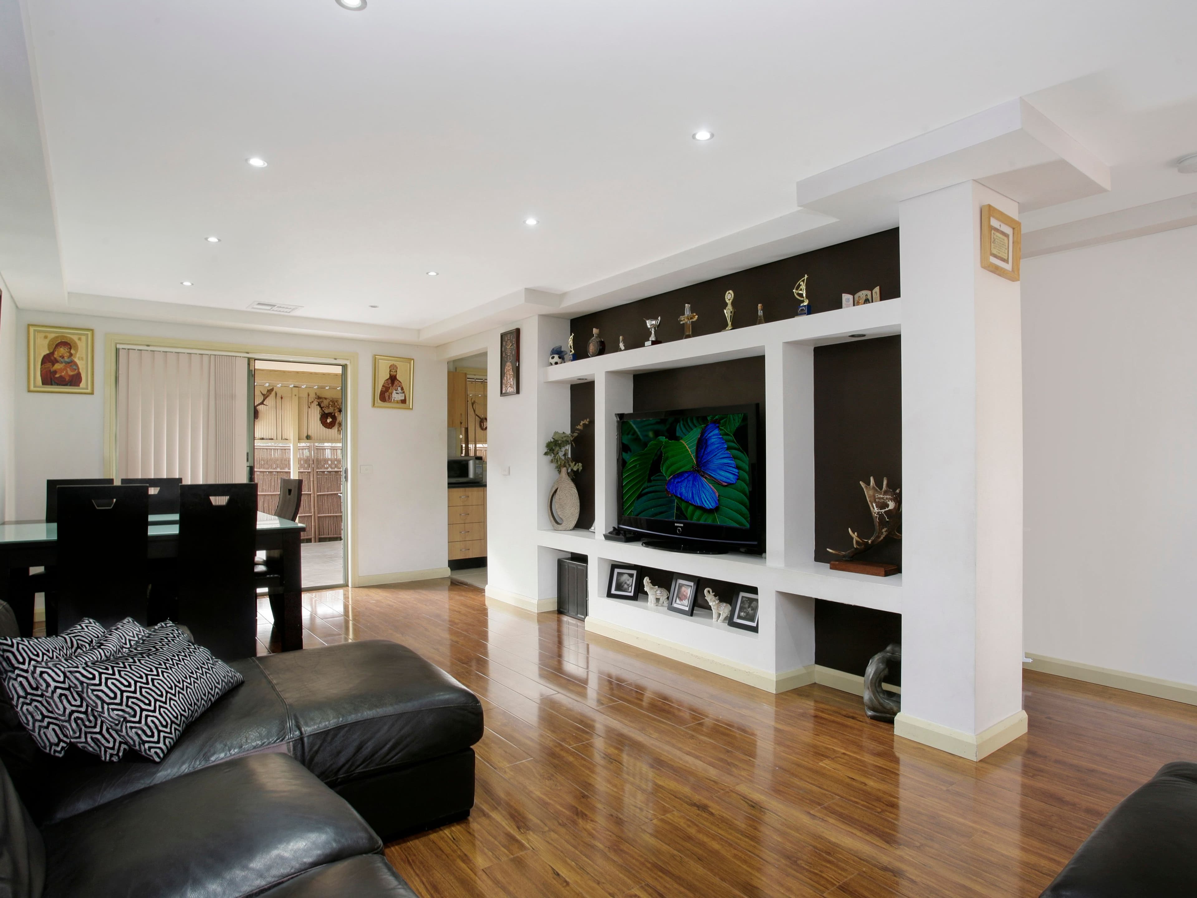 27 Napier Avenue, Lurnea - Thumbnail 2