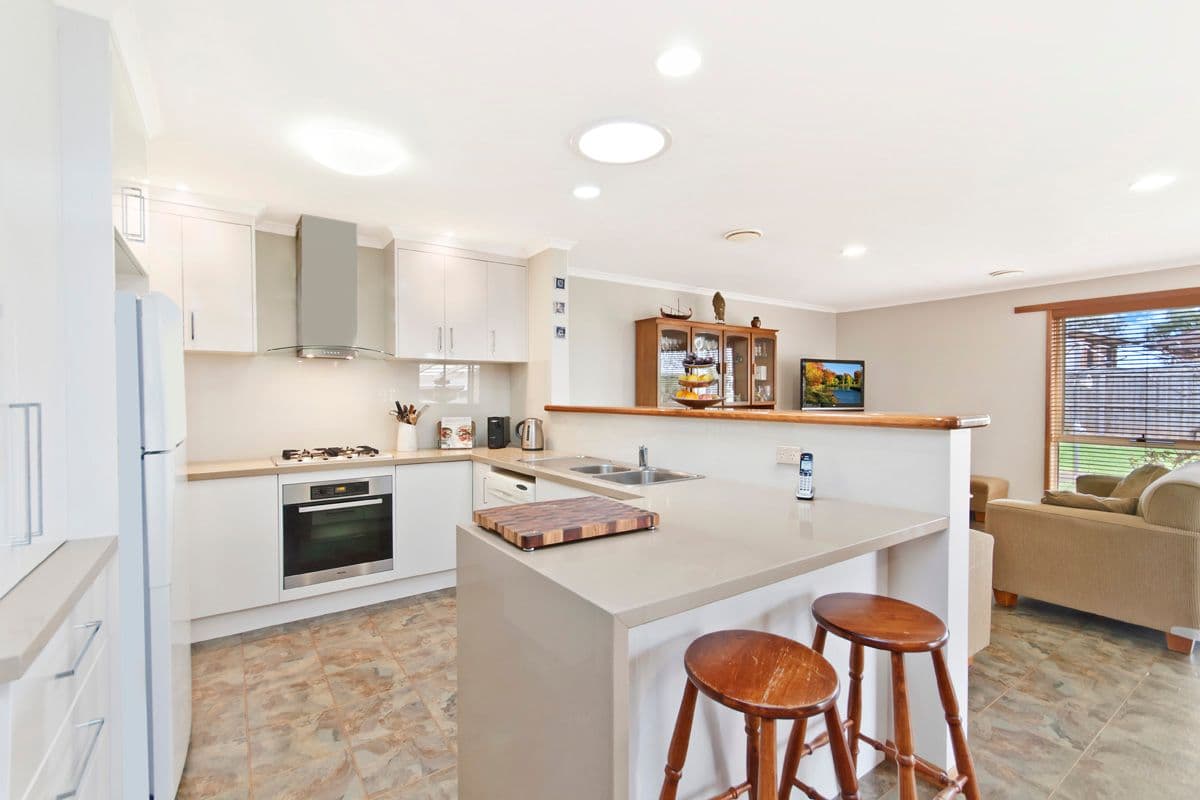5 Carramar Crescent, Warrnambool VIC 3280, Warrnambool - Thumbnail 3