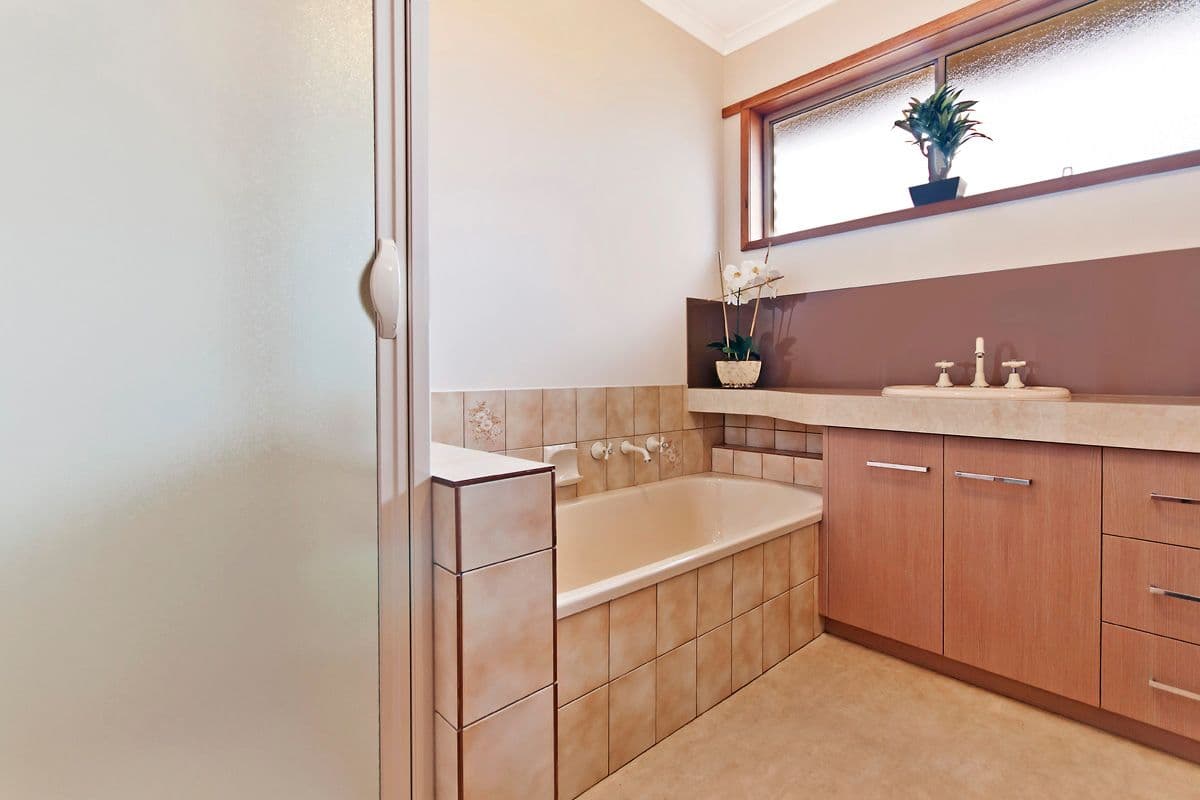 5 Carramar Crescent, Warrnambool VIC 3280, Warrnambool - Thumbnail 6