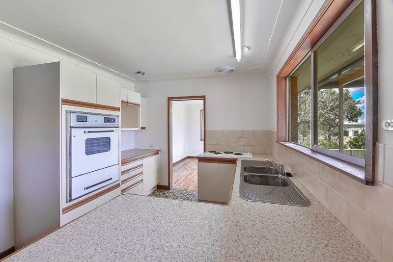 72 Raymond Avenue, Campbelltown - Thumbnail 4