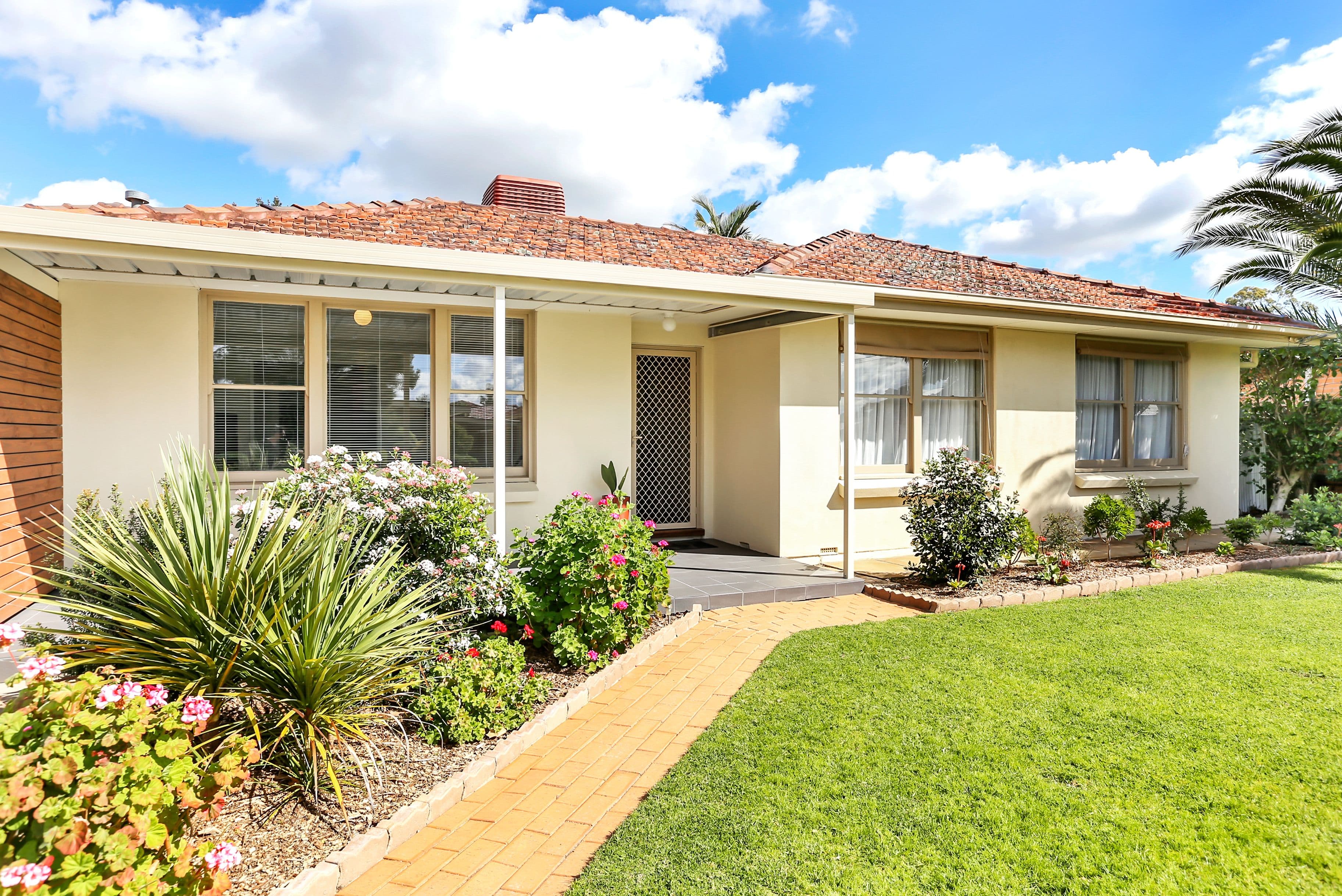 6 Knightsbridge Avenue, Valley View SA 5093, Valley View - Thumbnail 2