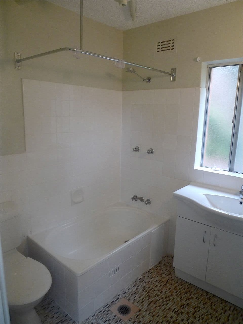 11/127 Rivett Street, Hackett ACT 2602, Hackett - Thumbnail 2