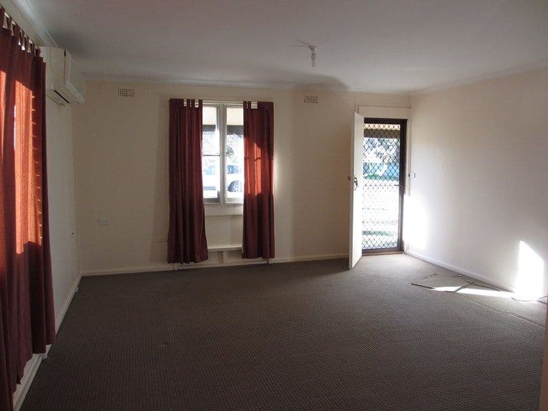 32 Cedar Crescent, Forbes - Thumbnail 4