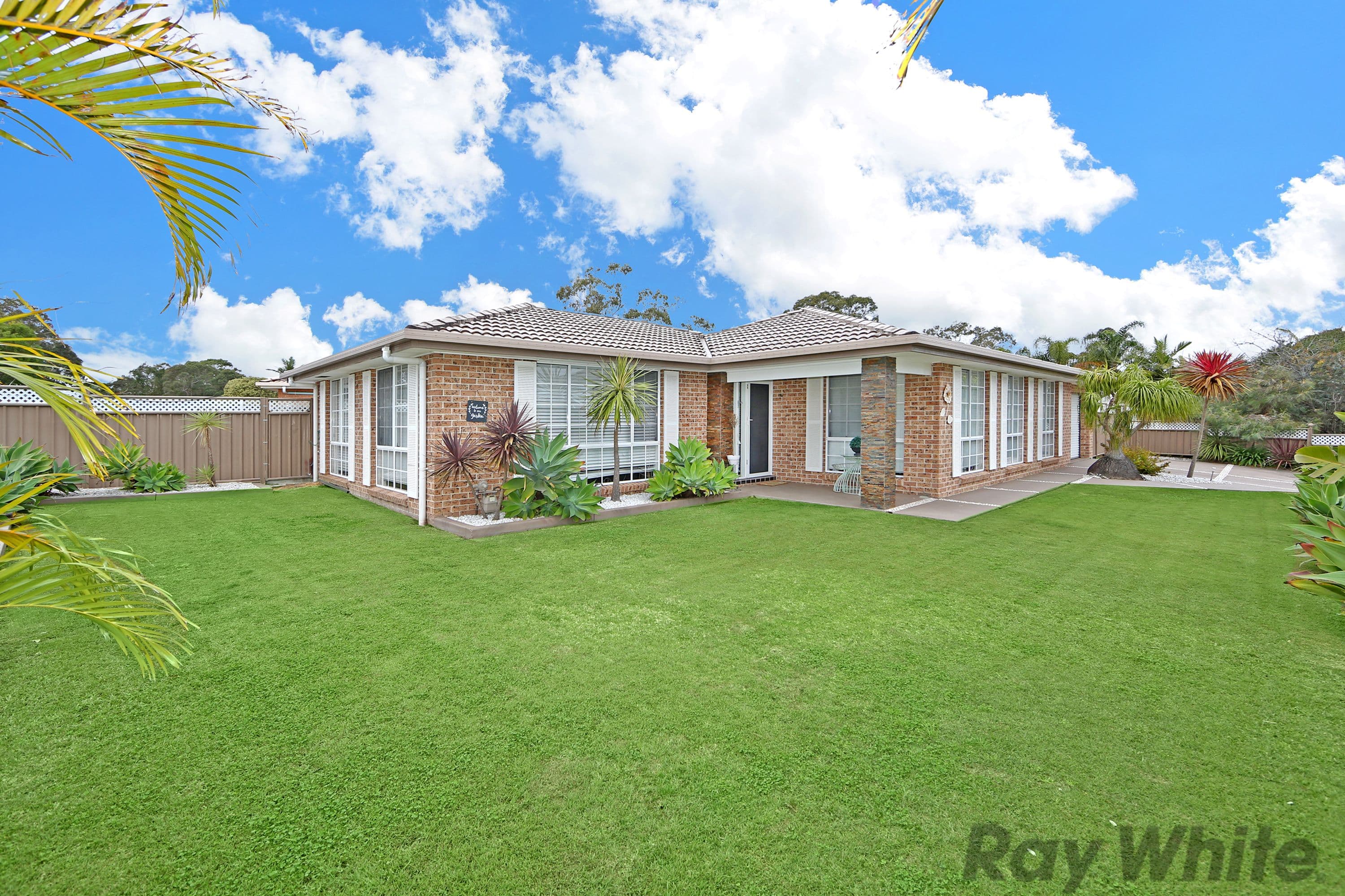 18 Parton Close, Buff Point - Image 1