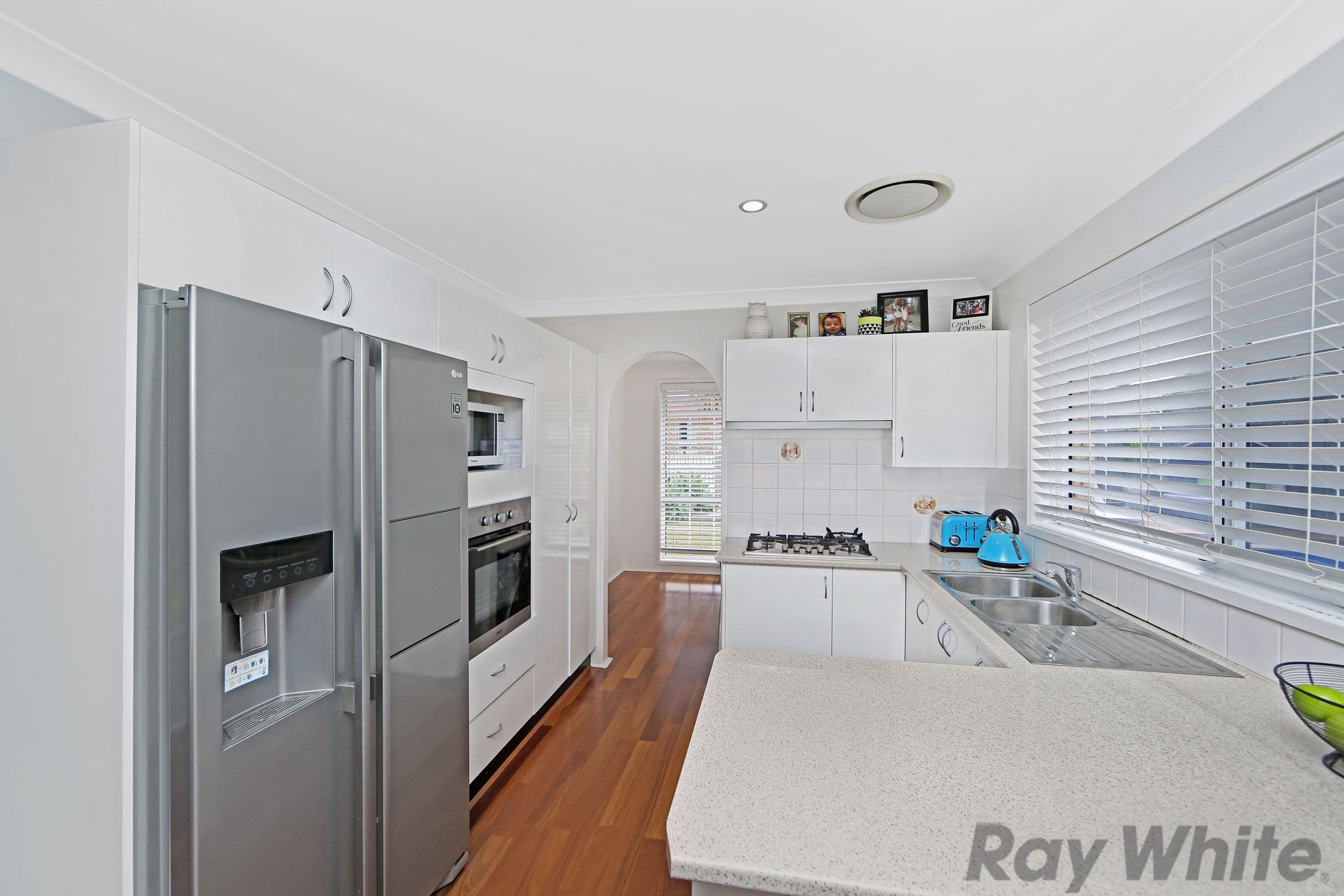 18 Parton Close, Buff Point - Thumbnail 2