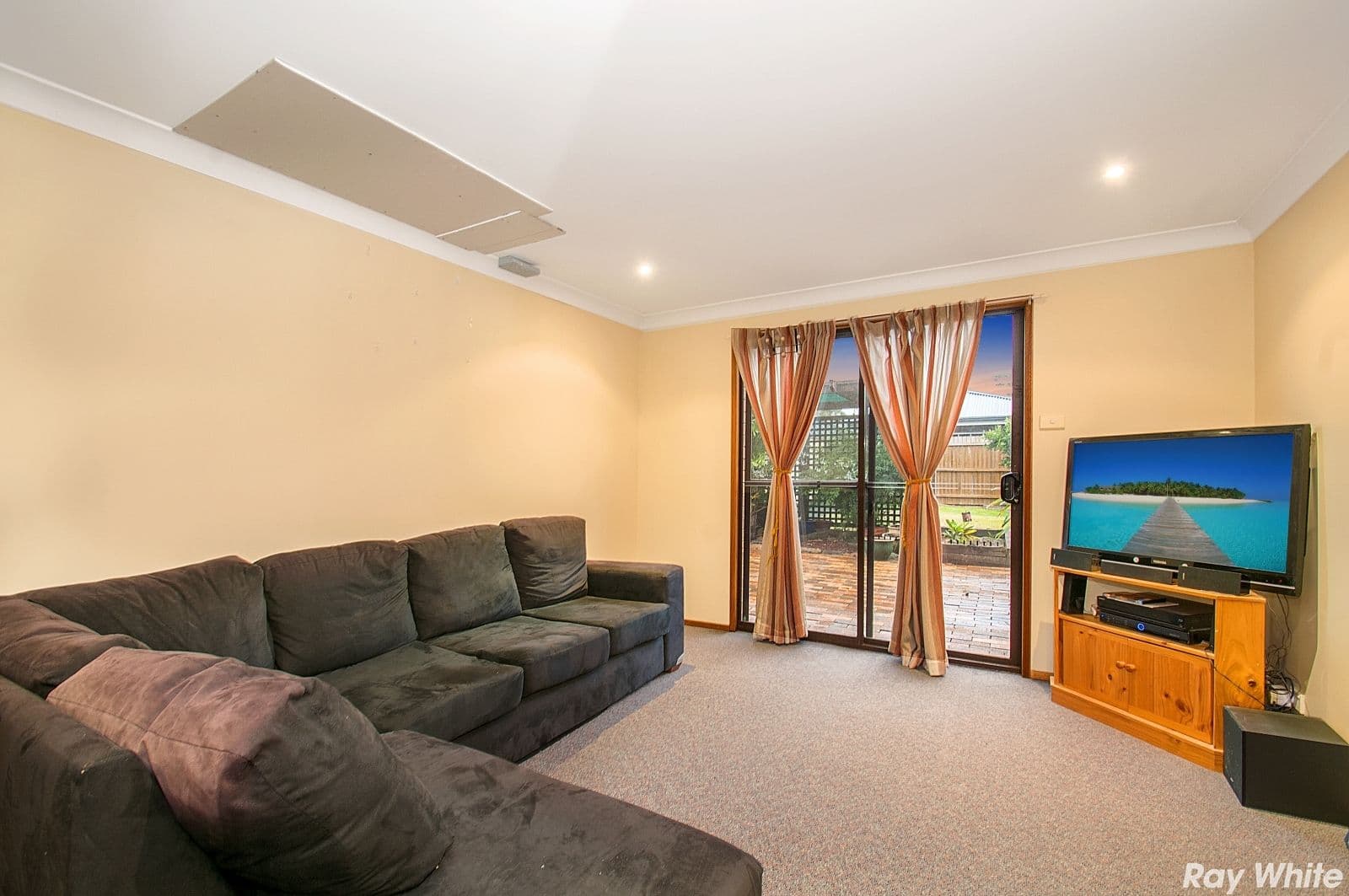 37 Andrew Thompson Drive
McGraths Hill 2756, New South Wales, McGraths Hill - Thumbnail 2