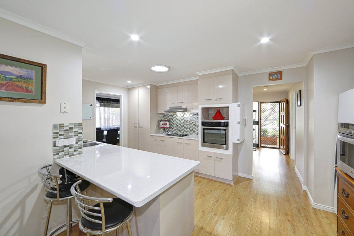 40 Limpus Street, Urangan QLD 4655, Urangan - Thumbnail 2