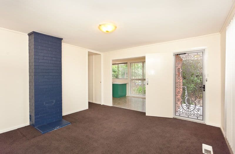 6 Molloy Crescent, Cook ACT 2614, Cook - Thumbnail 3