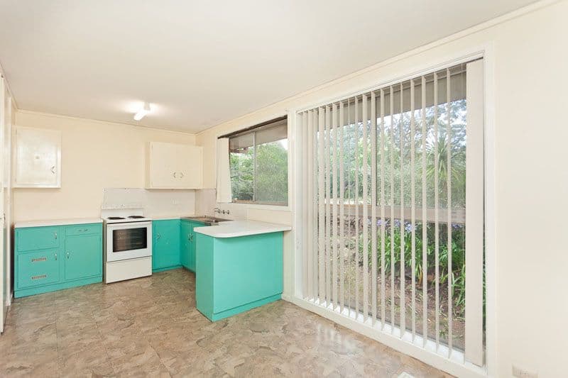 6 Molloy Crescent, Cook ACT 2614, Cook - Thumbnail 2