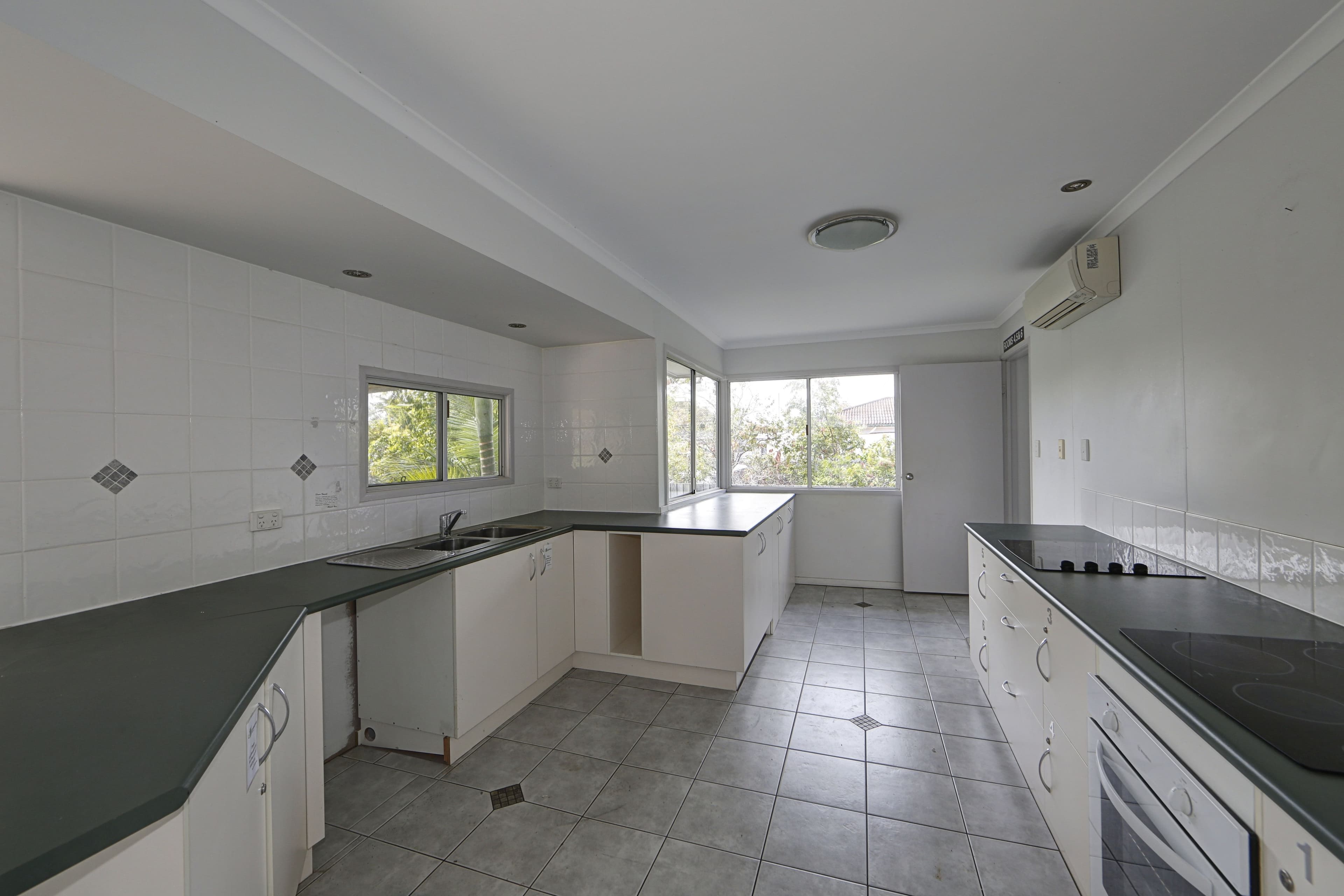 77 Woondooma Street, Bundaberg West QLD 4670, Bundaberg West - Thumbnail 8