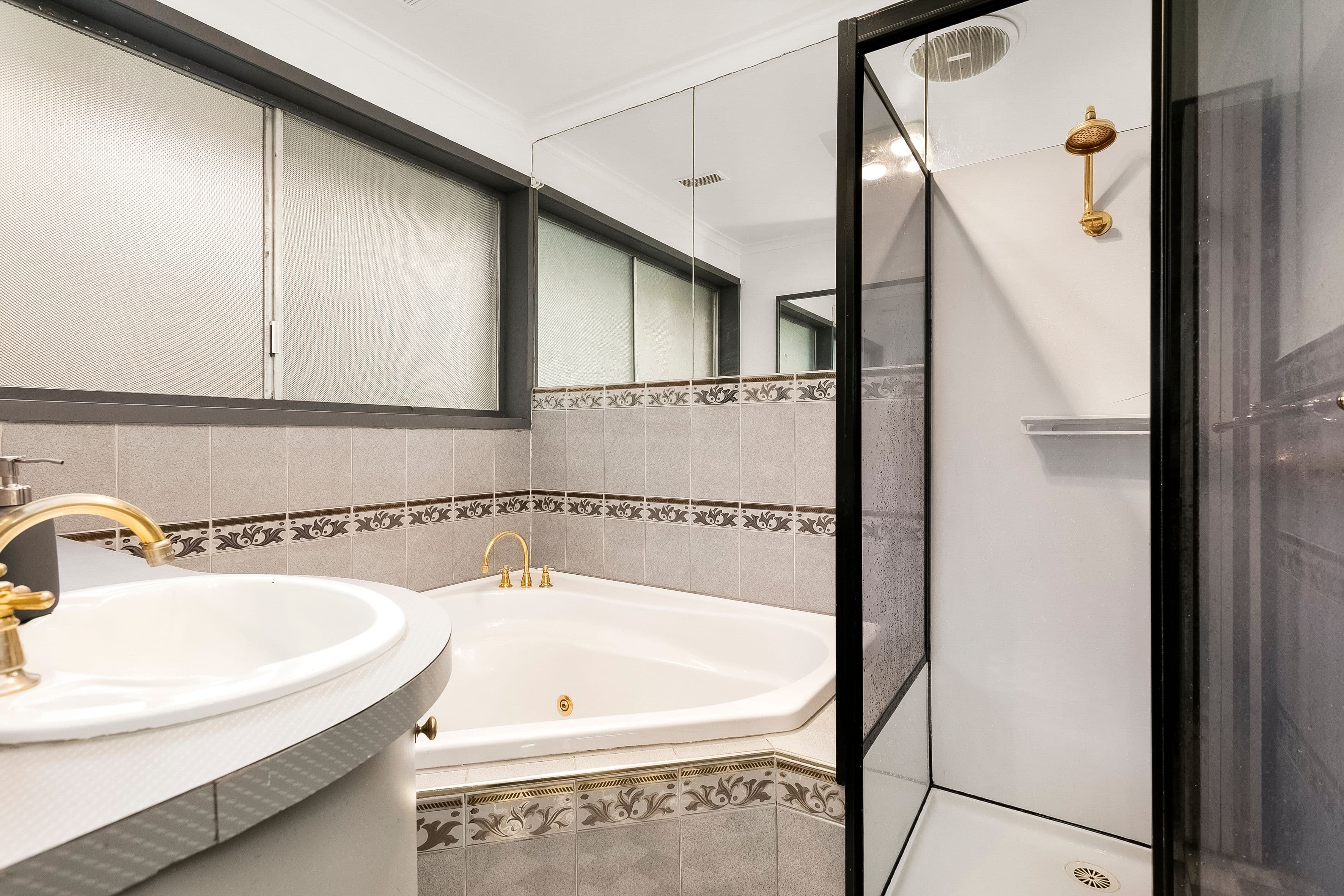 18 Strada Crescent, Wheelers Hill VIC 3150, Wheelers Hill - Thumbnail 6