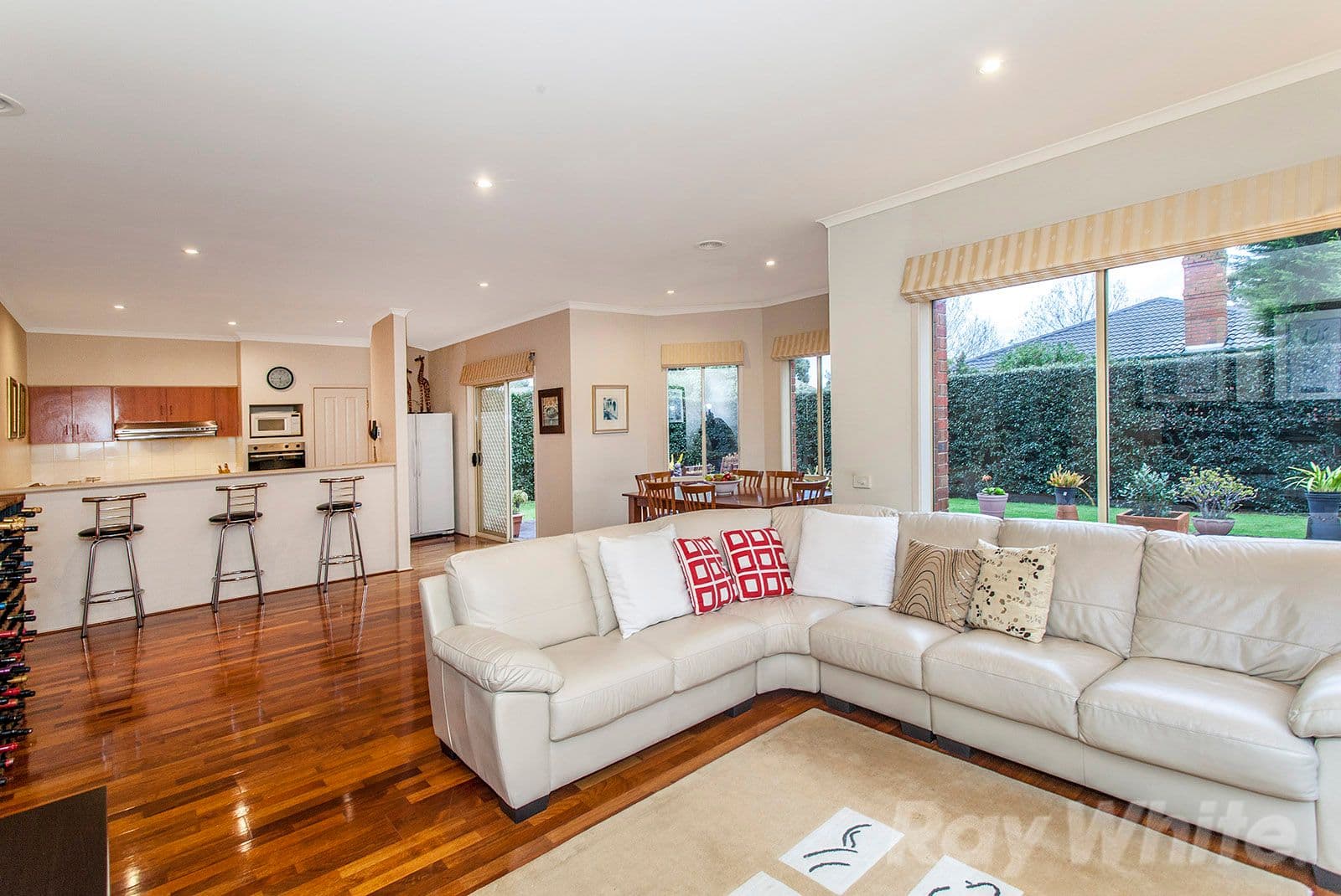 16 Helena Court, Rowville VIC 3178, Rowville - Thumbnail 2