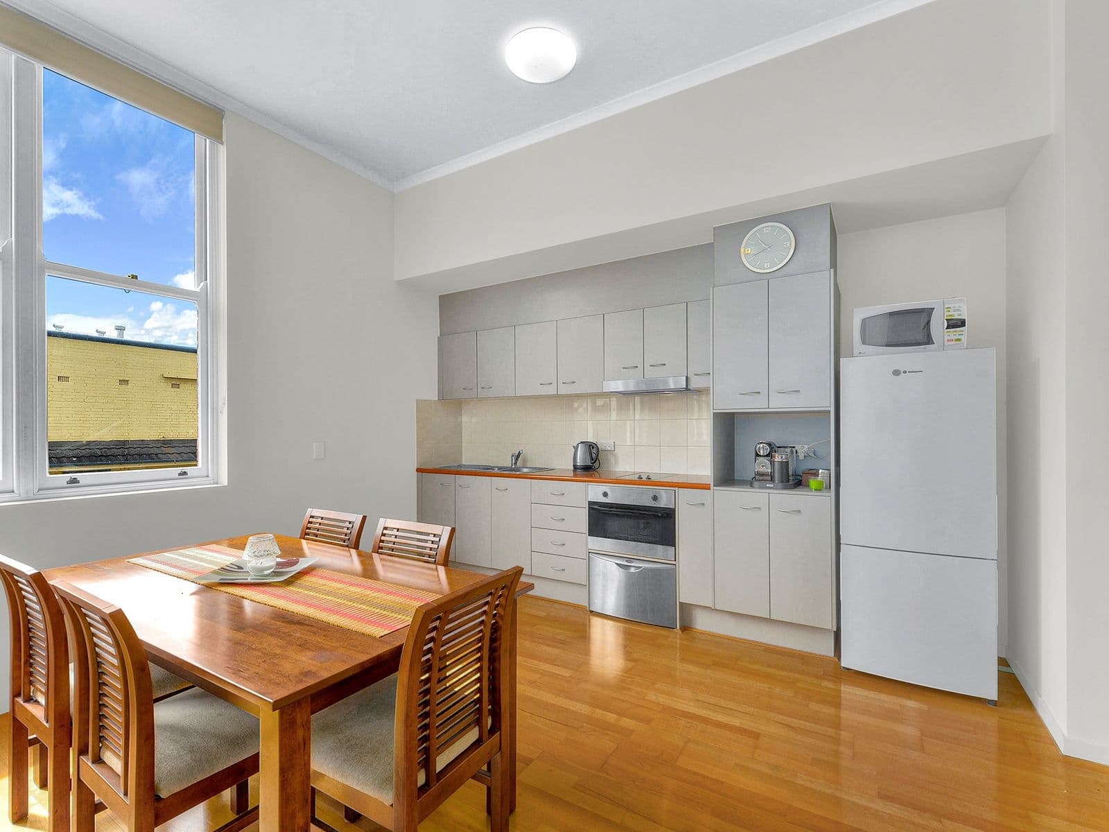 98 Bowen Street, Spring Hill QLD 4000, Spring Hill - Thumbnail 3