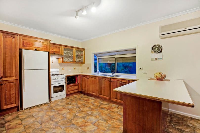 13 Clements Grove, Reservoir VIC 3073, Reservoir - Thumbnail 5