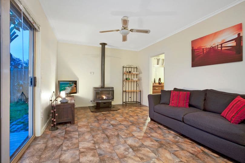 13 Clements Grove, Reservoir VIC 3073, Reservoir - Thumbnail 3