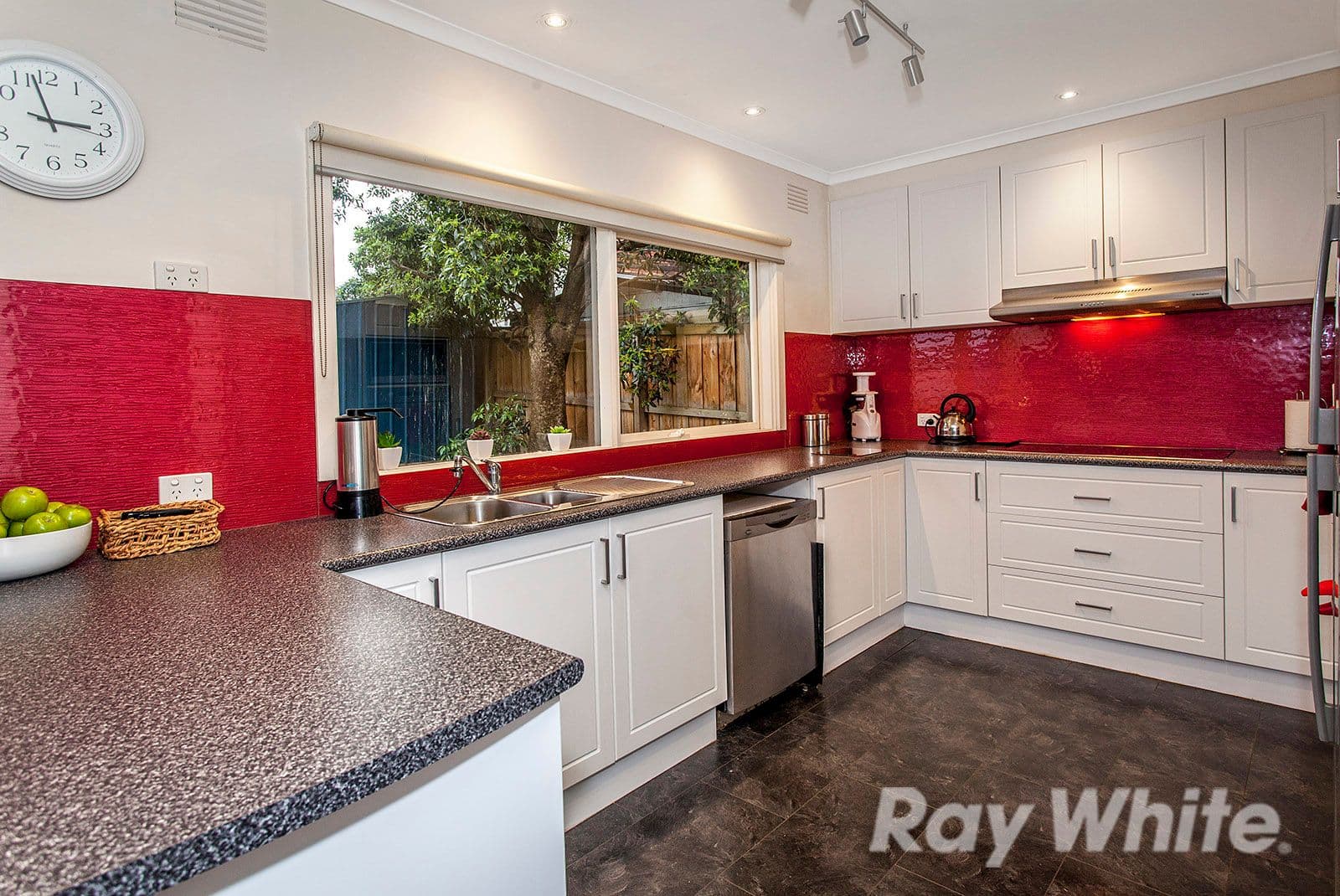 10 Cobham Road, Mitcham VIC 3132, Mitcham - Thumbnail 6