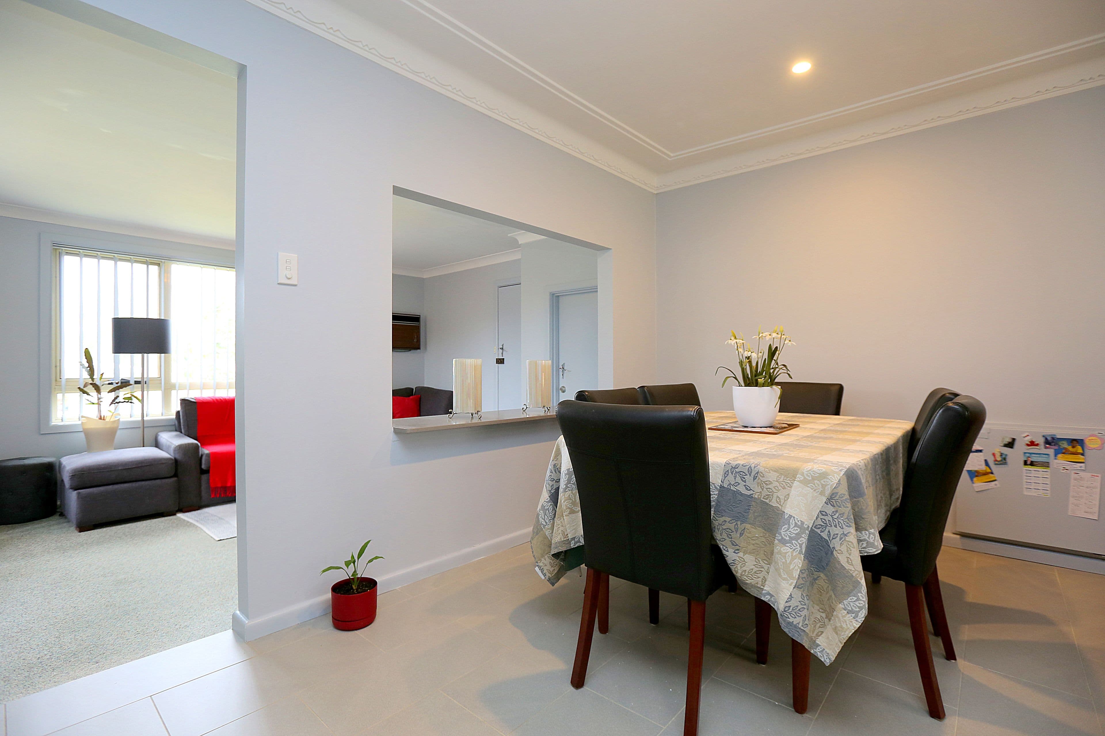 75 Caroline Crescent, Georges Hall - Thumbnail 4