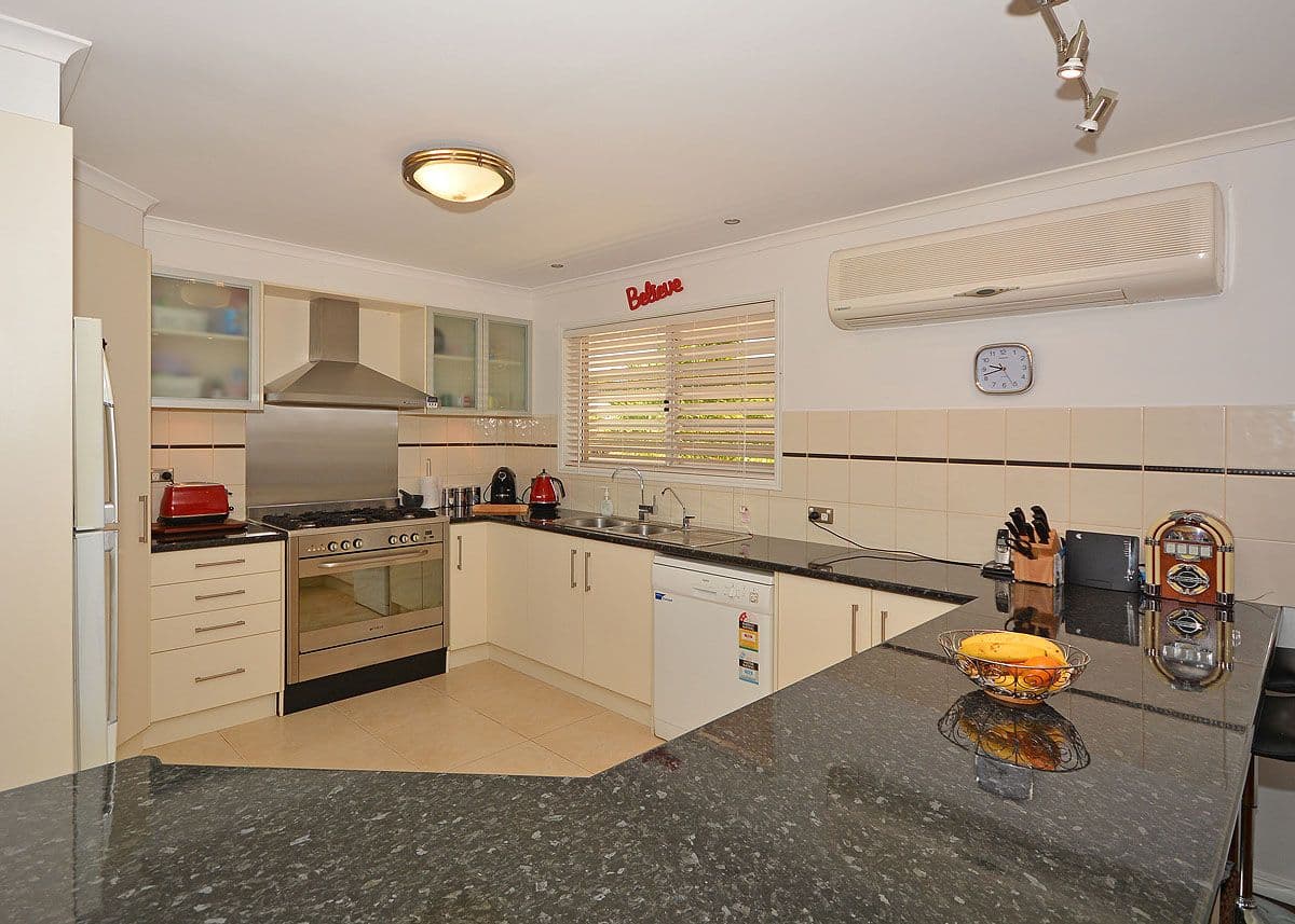 1 Shoreline Court, Urangan QLD 4655, Urangan - Thumbnail 2