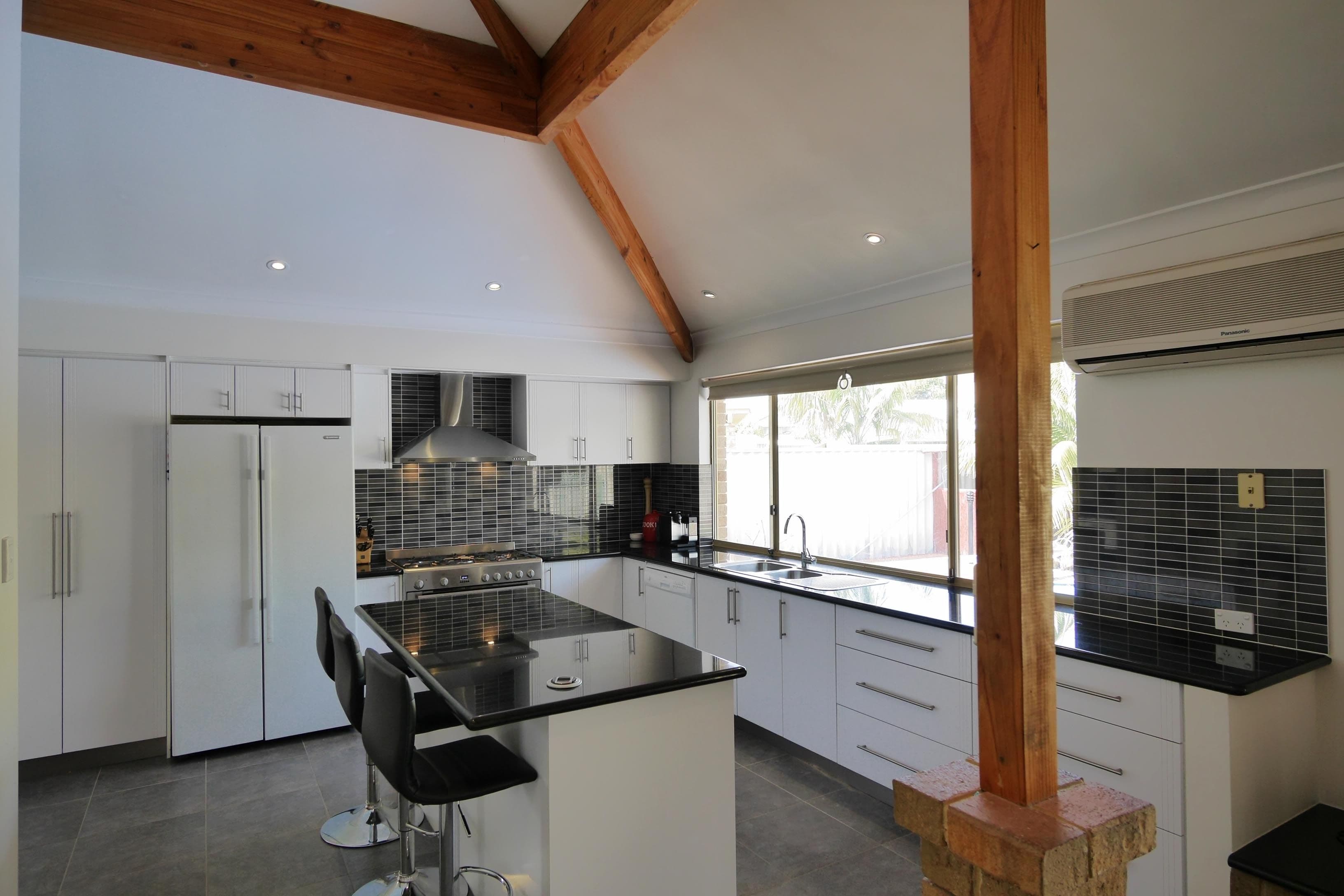 9 Alfred Close, Safety Bay WA 6169, Safety Bay - Thumbnail 3