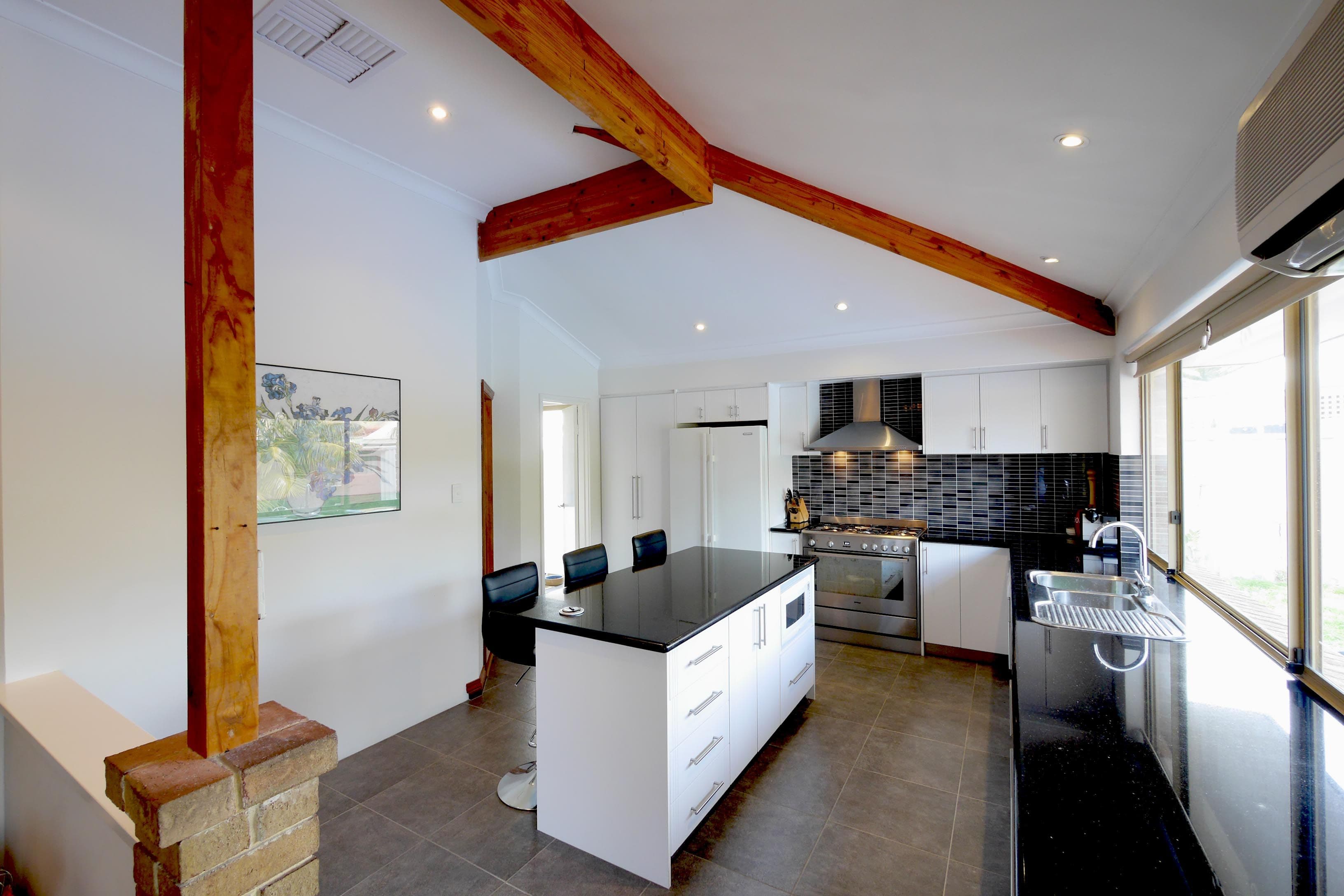 9 Alfred Close, Safety Bay WA 6169, Safety Bay - Thumbnail 2