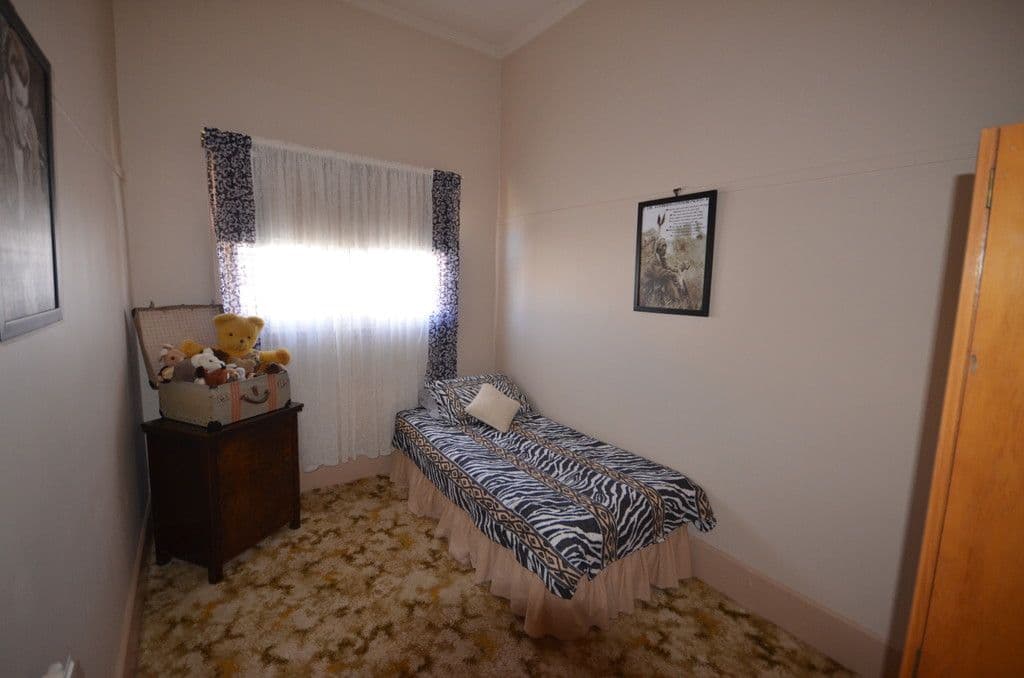 47 Gillespie Street, Linton VIC 3360, Linton - Thumbnail 8