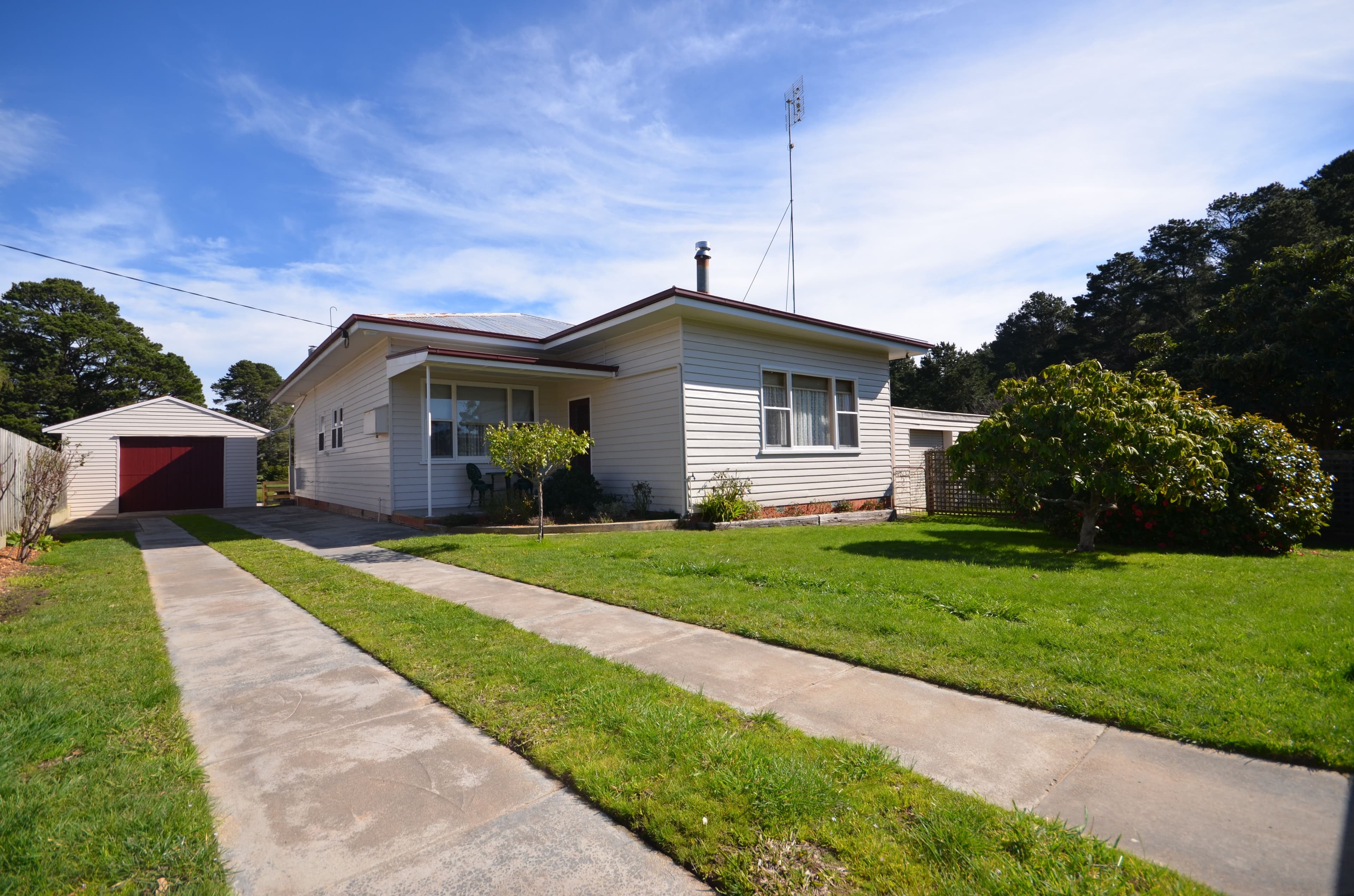 47 Gillespie Street, Linton VIC 3360, Linton - Image 1