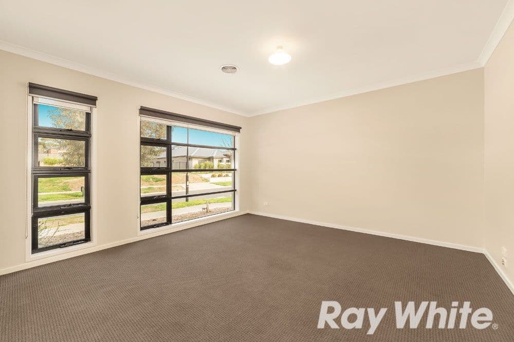 34 Dalziel Drive, Mernda VIC 3754, Mernda - Thumbnail 2