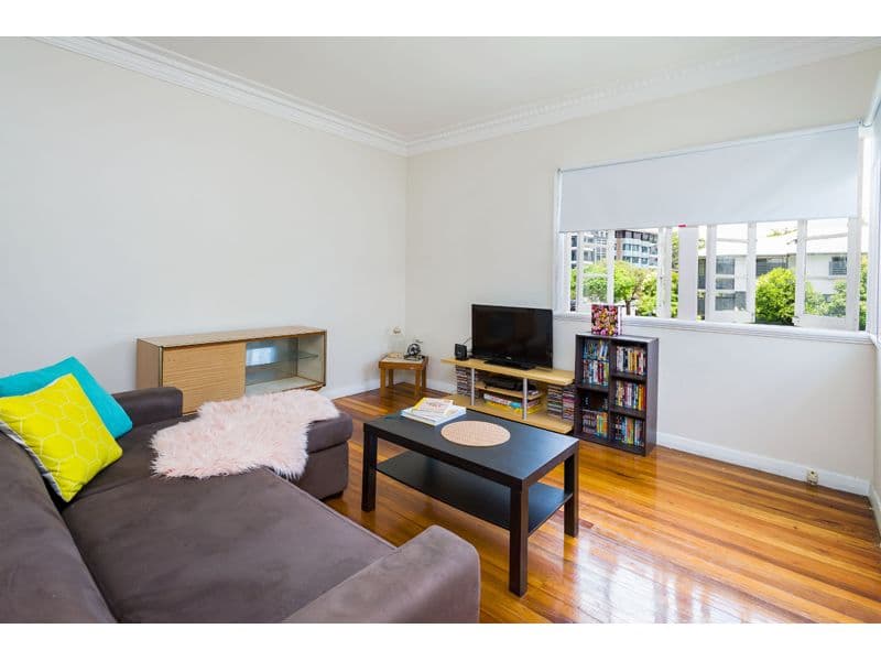 26 Rowton Street, Holland Park QLD 4121, Holland Park - Thumbnail 2