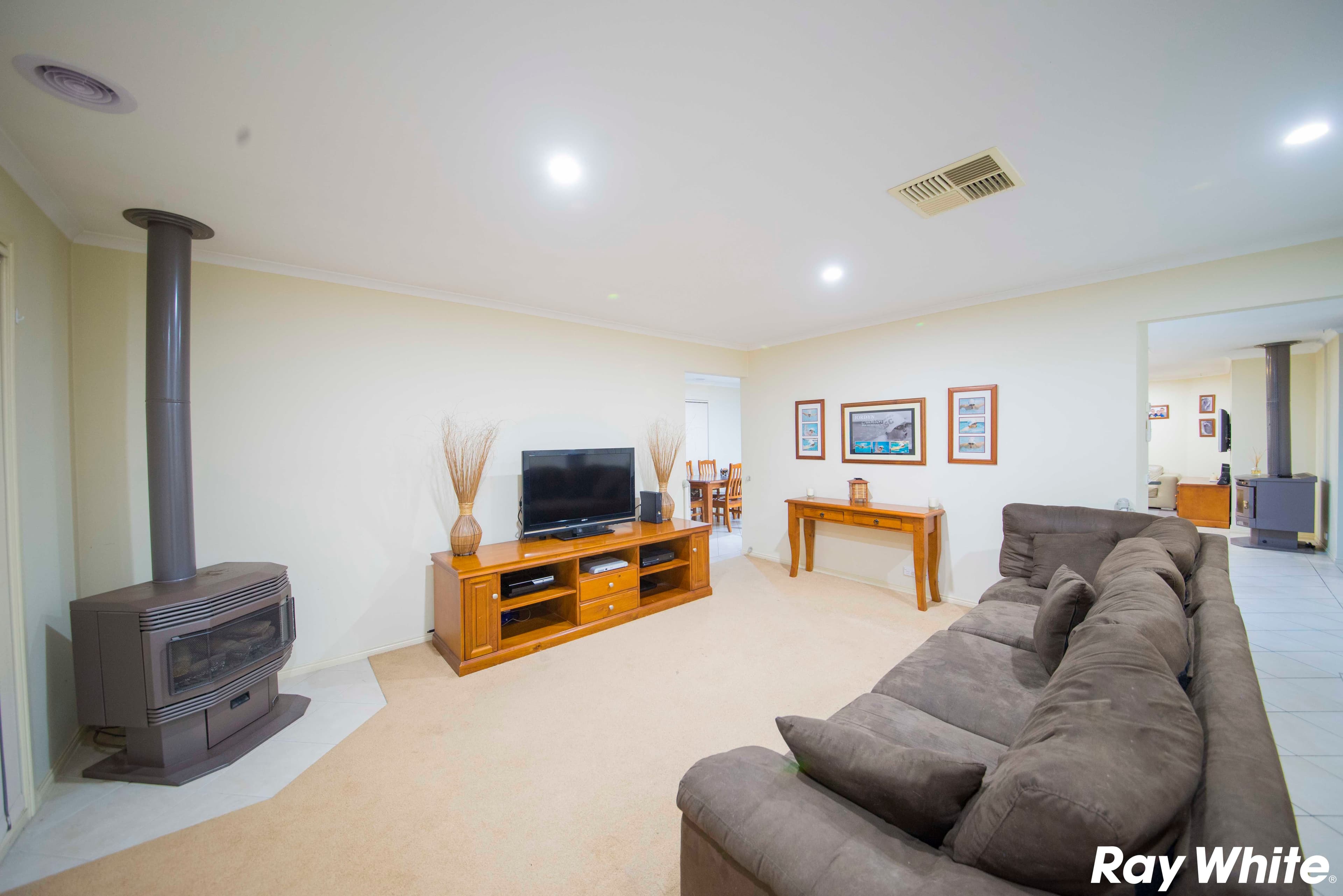 3 Flametree Circuit, Cranbourne VIC 3977, Cranbourne - Thumbnail 2