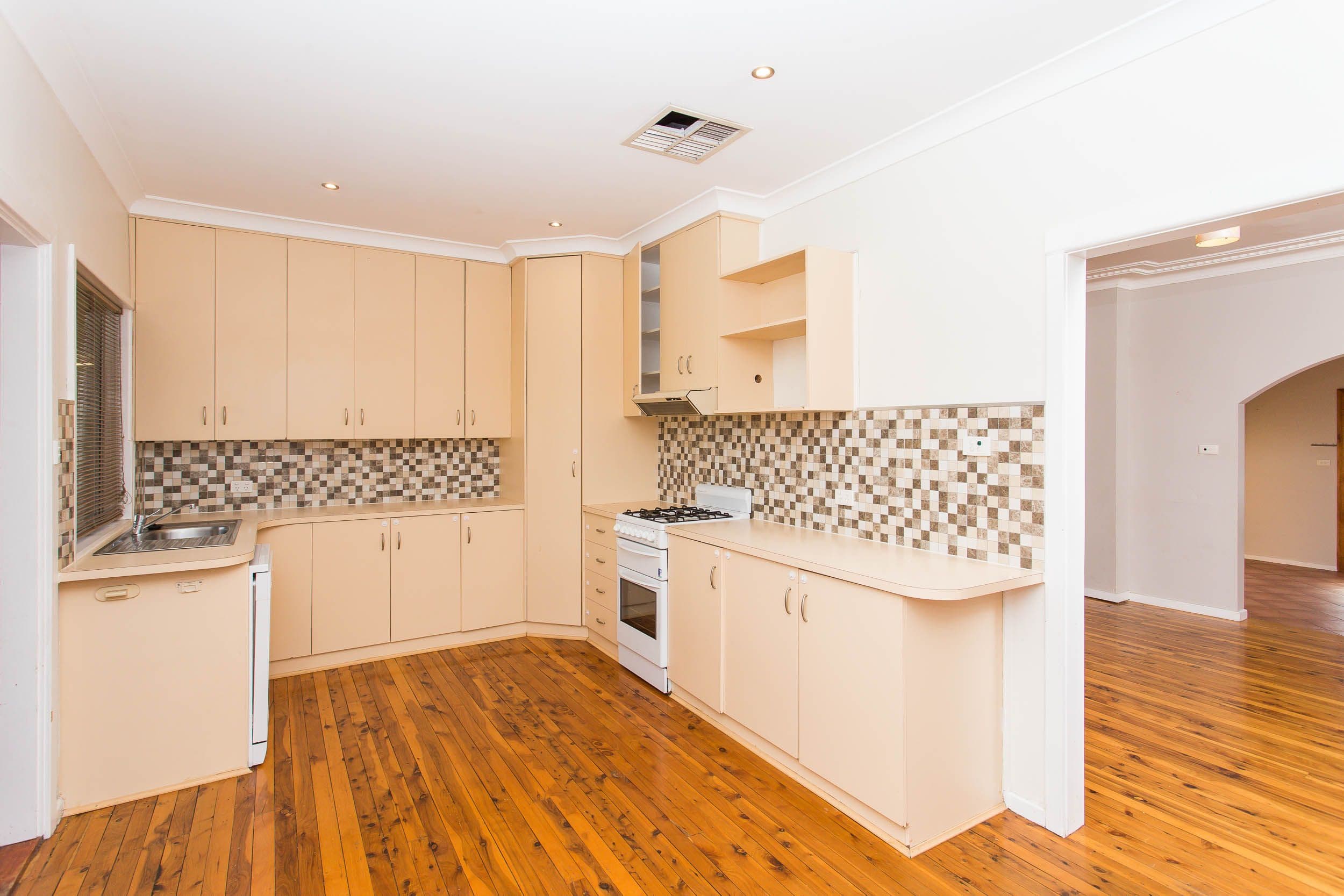 13 Koora Place, Mount Austin - Thumbnail 3