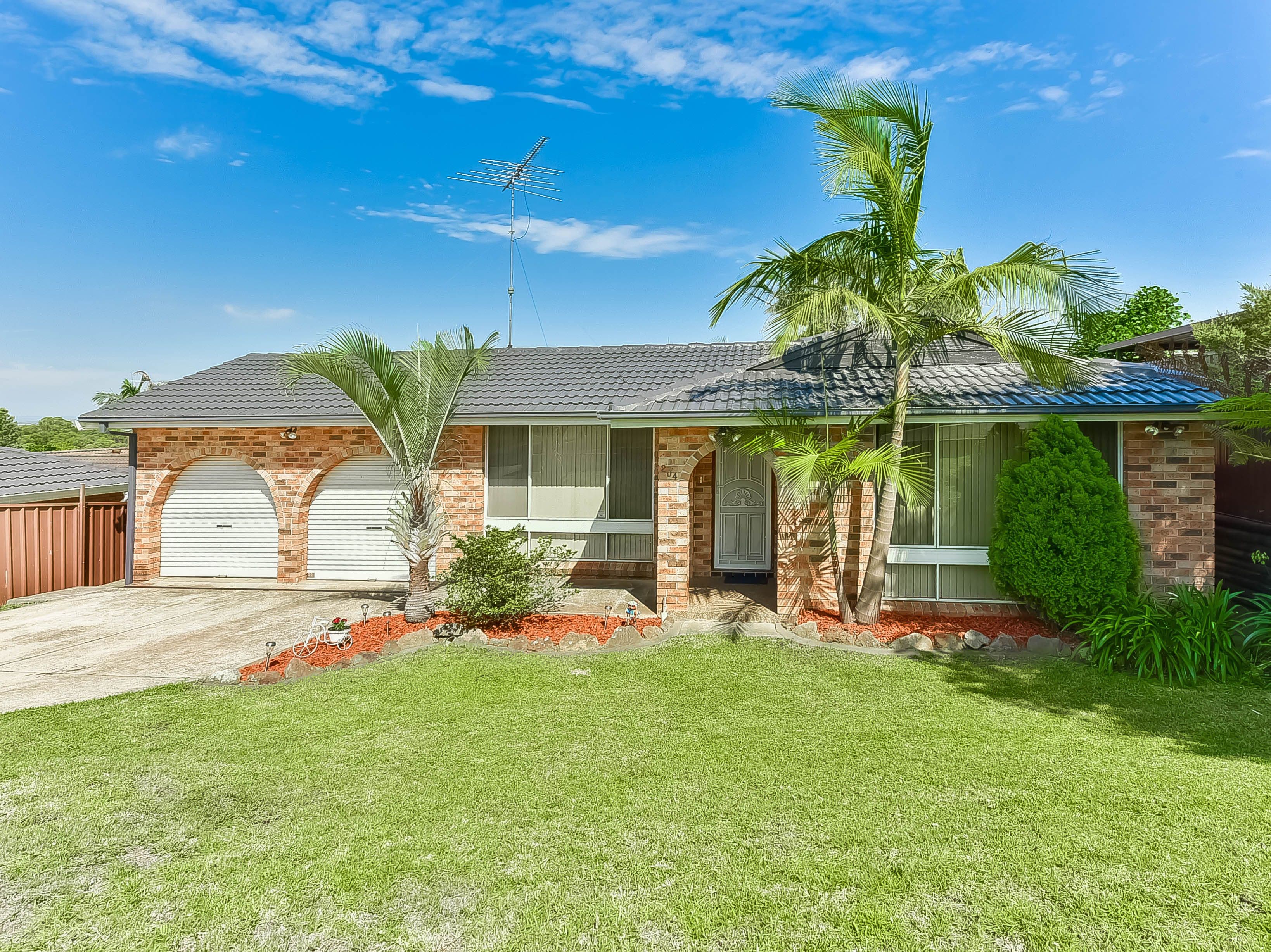 204 Eagleview Road, Minto - Image 1