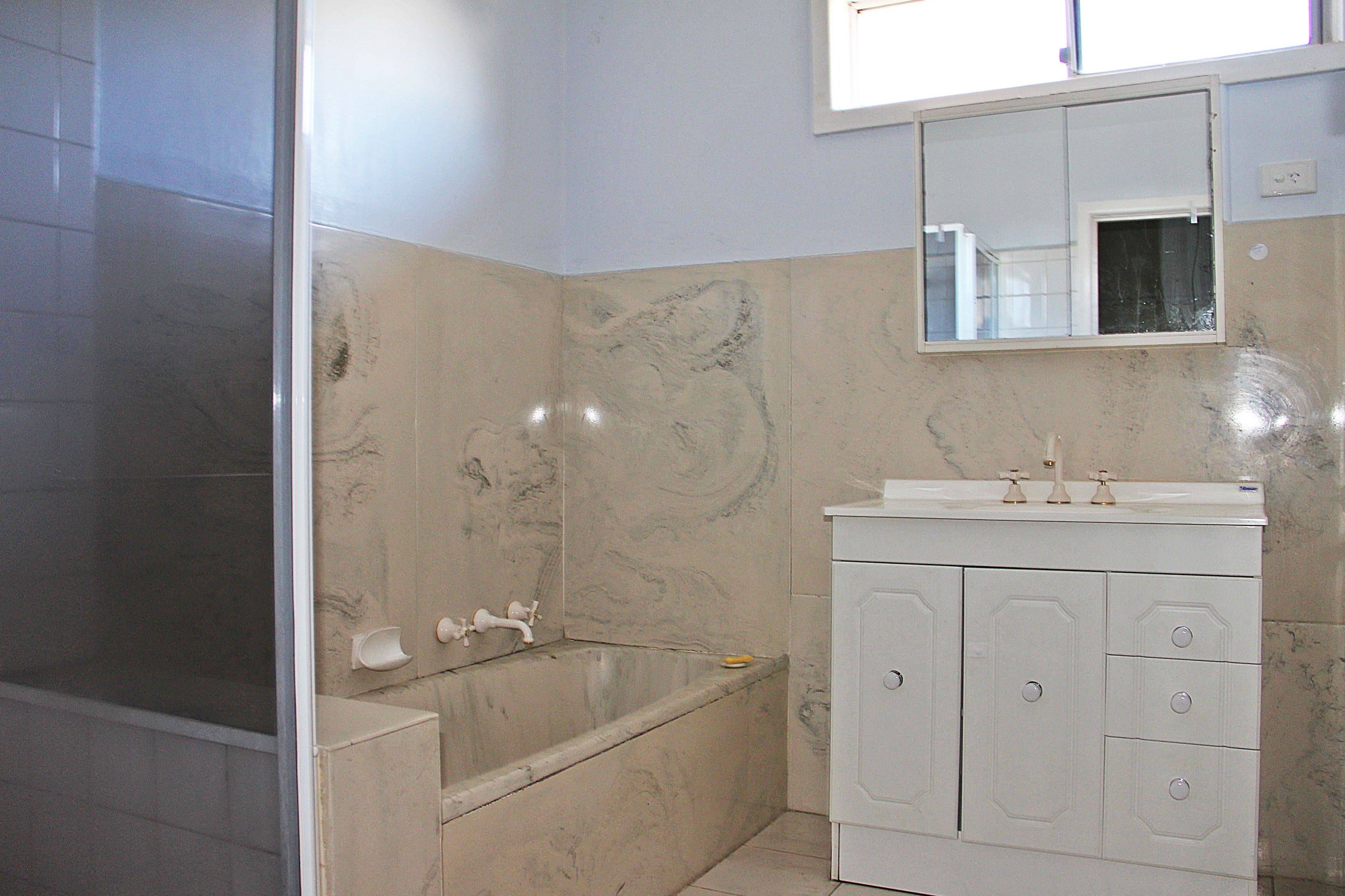12 Suffolk Street, Reservoir VIC 3073, Reservoir - Thumbnail 7