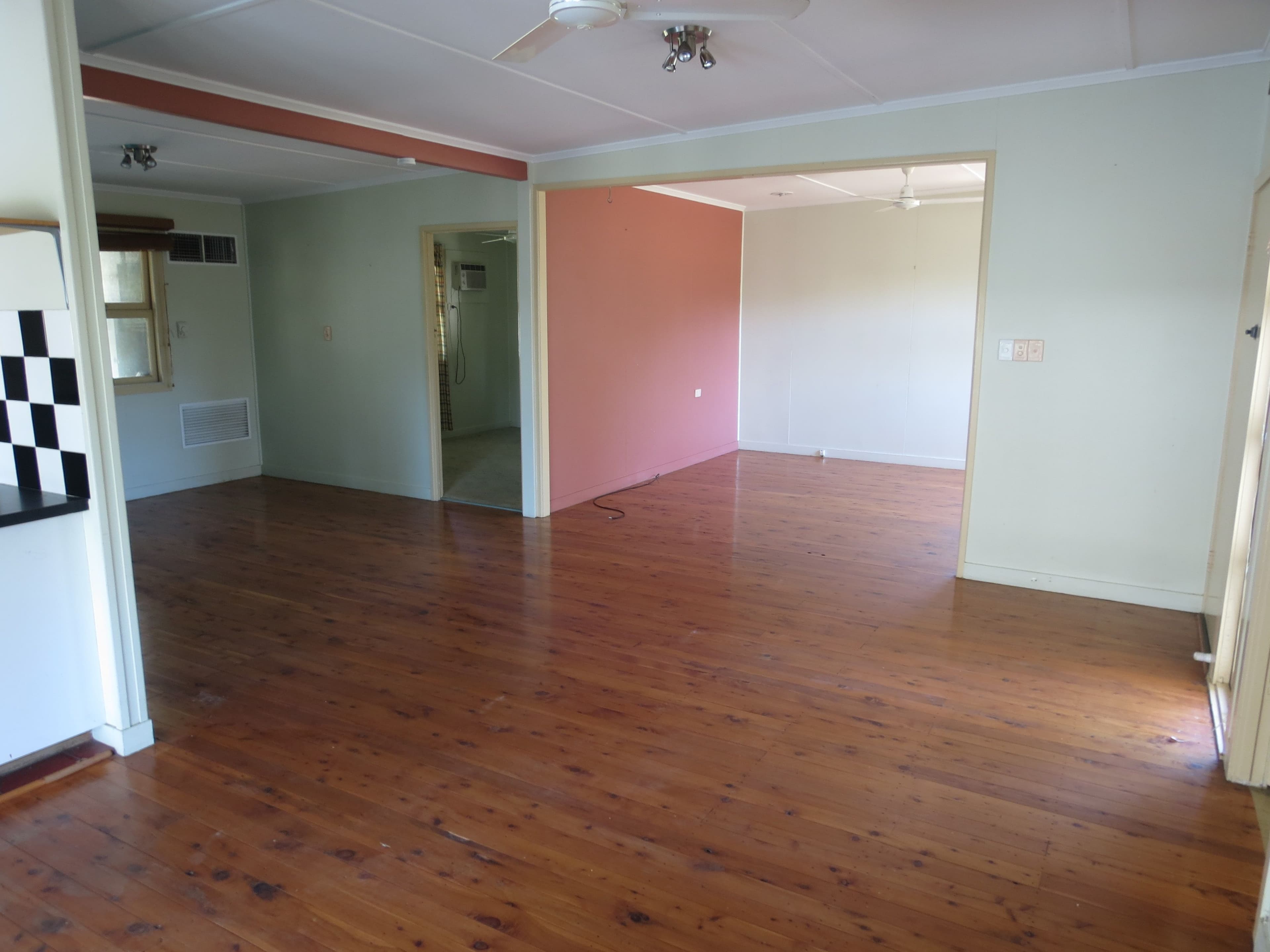 16 Theresa Street, Emerald QLD 4720, Emerald - Thumbnail 5