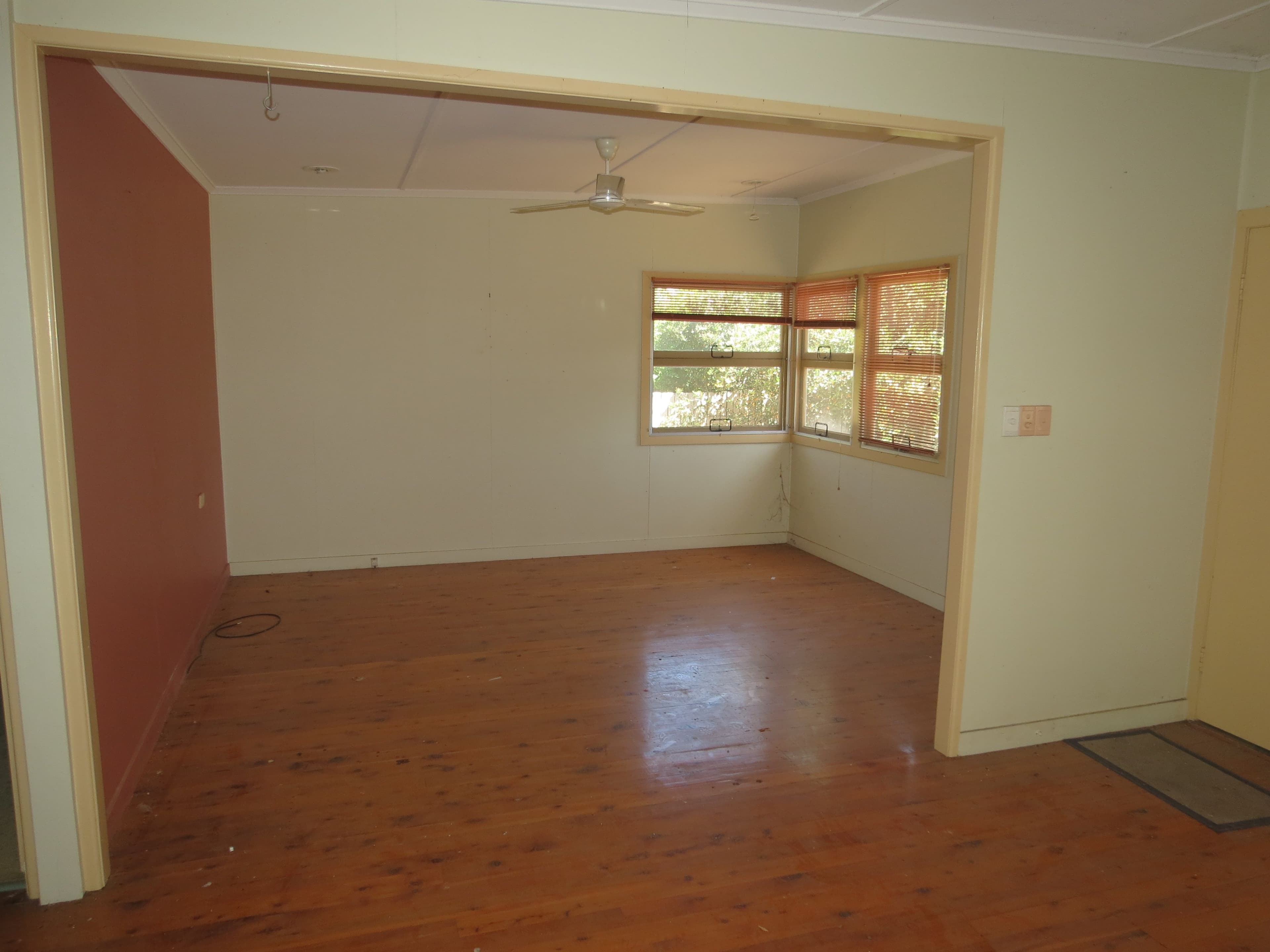 16 Theresa Street, Emerald QLD 4720, Emerald - Thumbnail 7