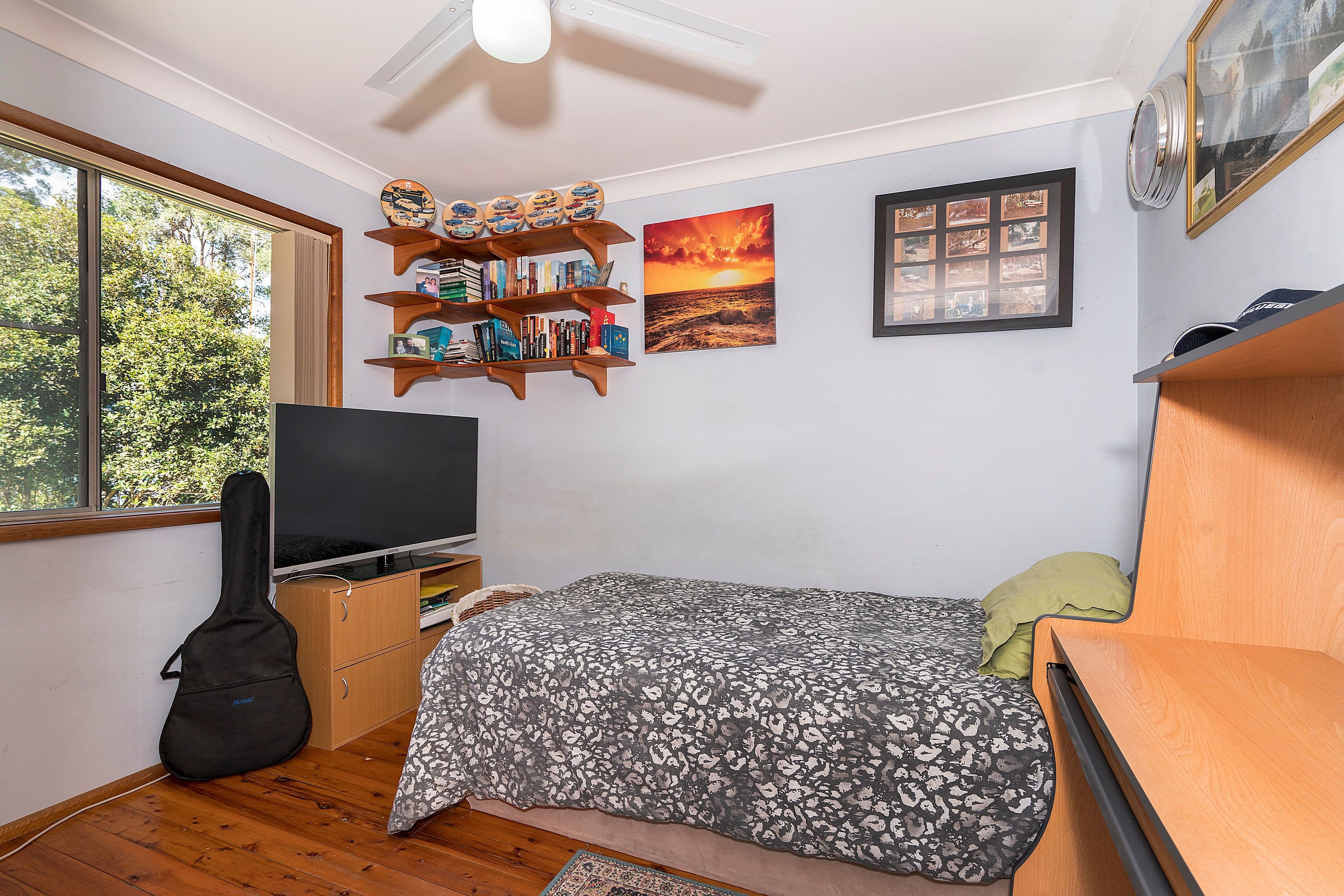24 Roger Crescent, Berkeley Vale - Thumbnail 6
