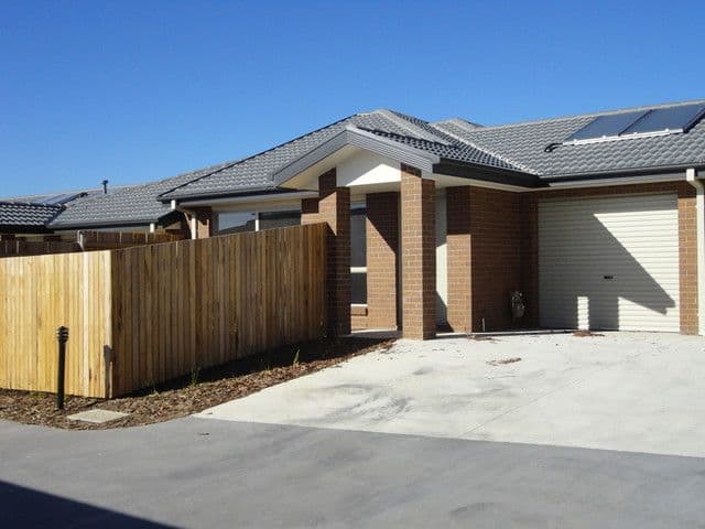 4/139 Macfarlane Burtnet Avenue, Macgregor ACT 2615, Macgregor - Image 1