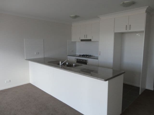 4/139 Macfarlane Burtnet Avenue, Macgregor ACT 2615, Macgregor - Thumbnail 2