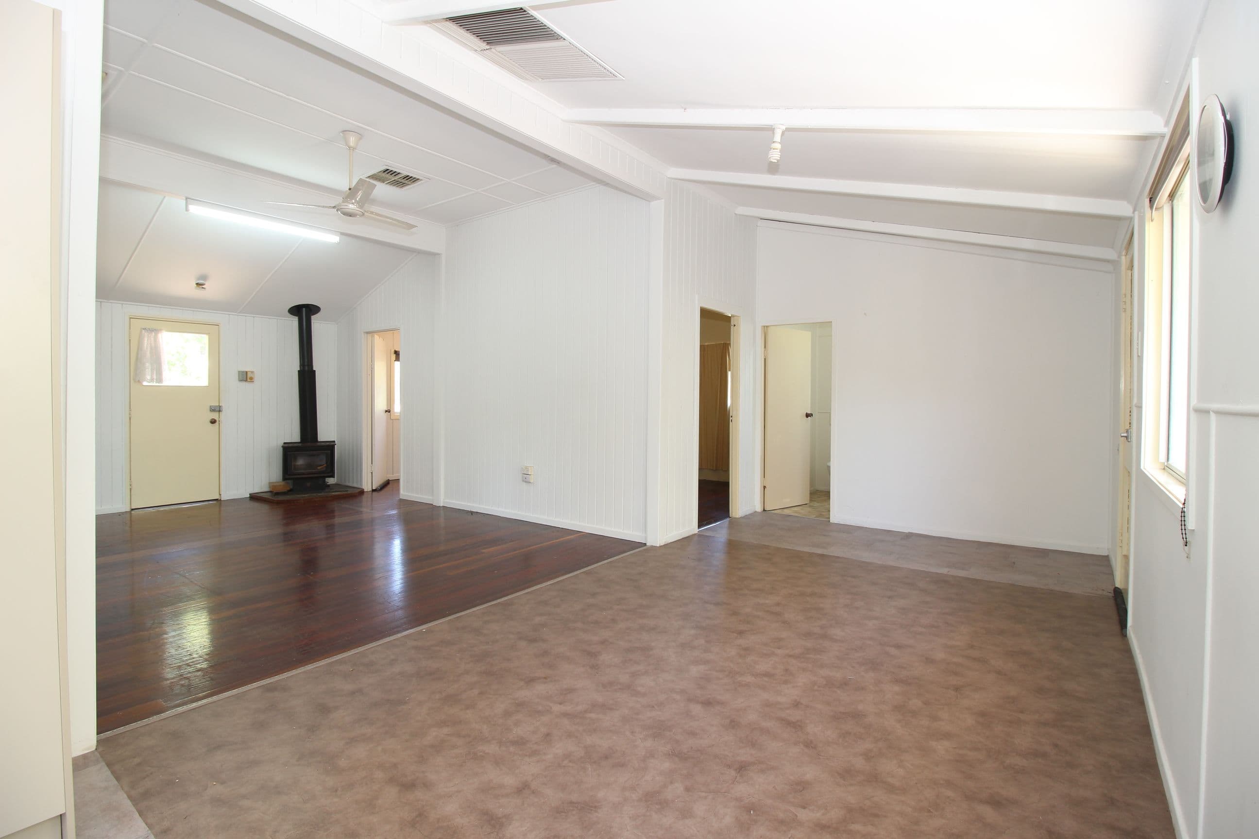 27 Lorraway Street, Emerald QLD 4720, Emerald - Thumbnail 5