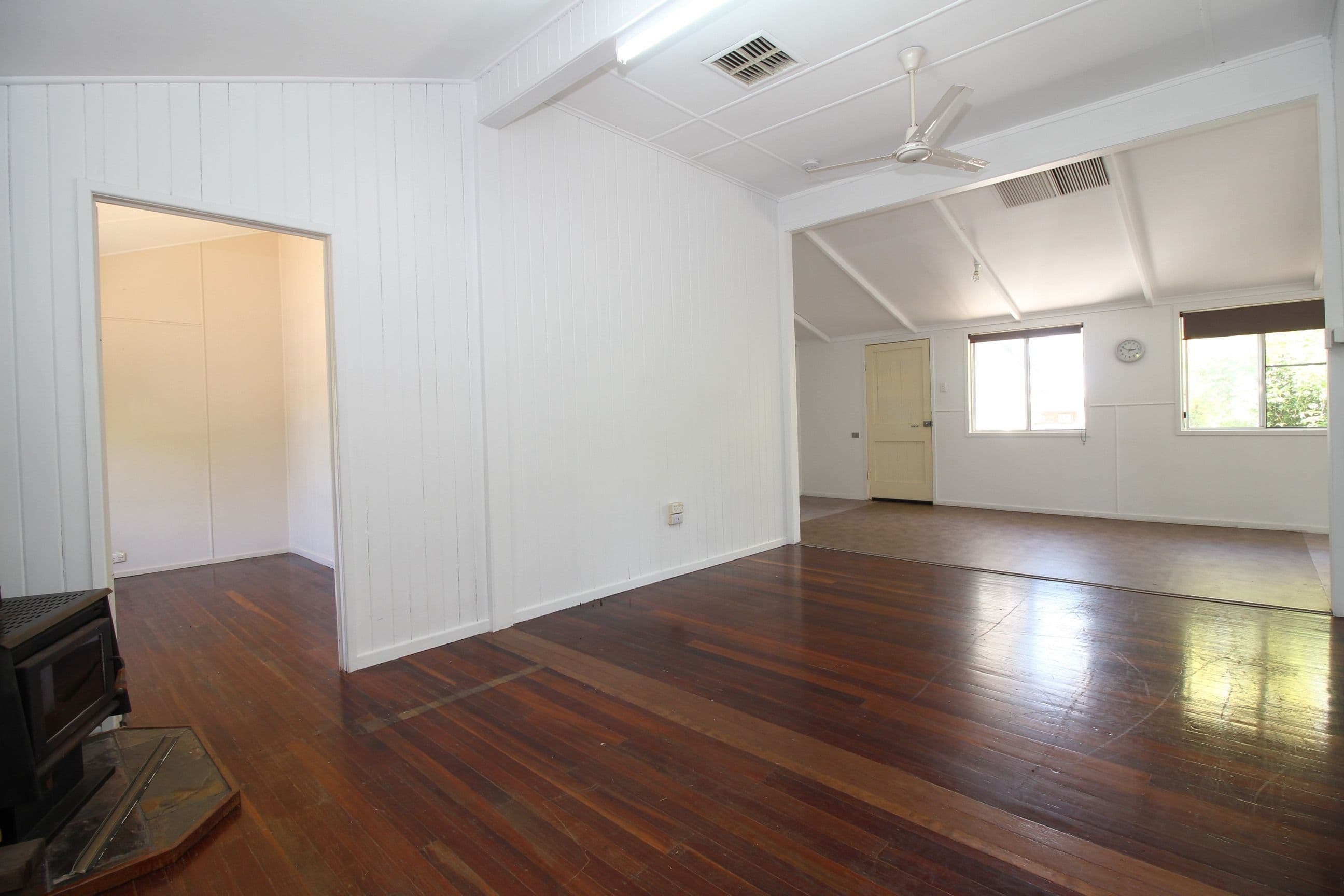 27 Lorraway Street, Emerald QLD 4720, Emerald - Thumbnail 3