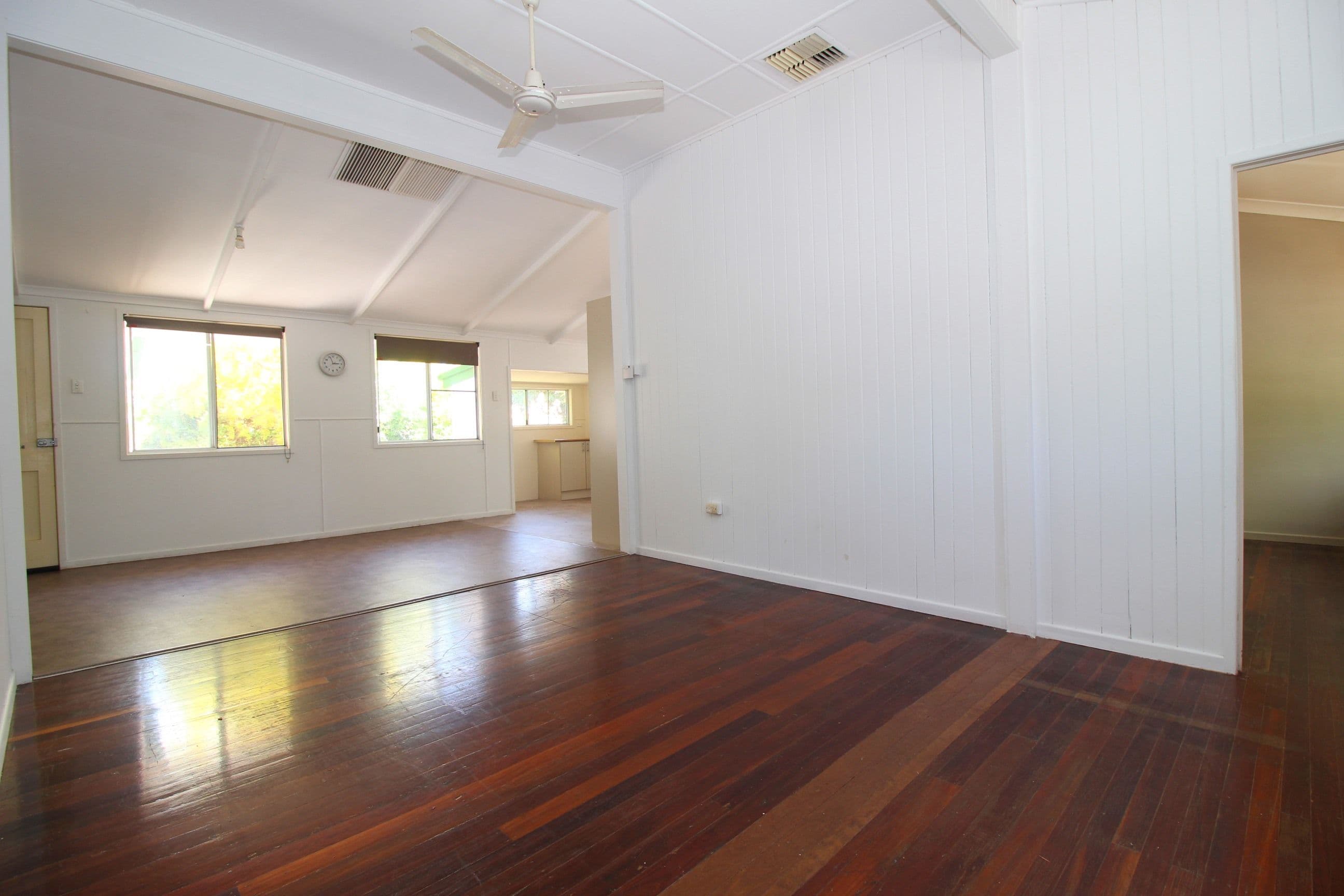 27 Lorraway Street, Emerald QLD 4720, Emerald - Thumbnail 2