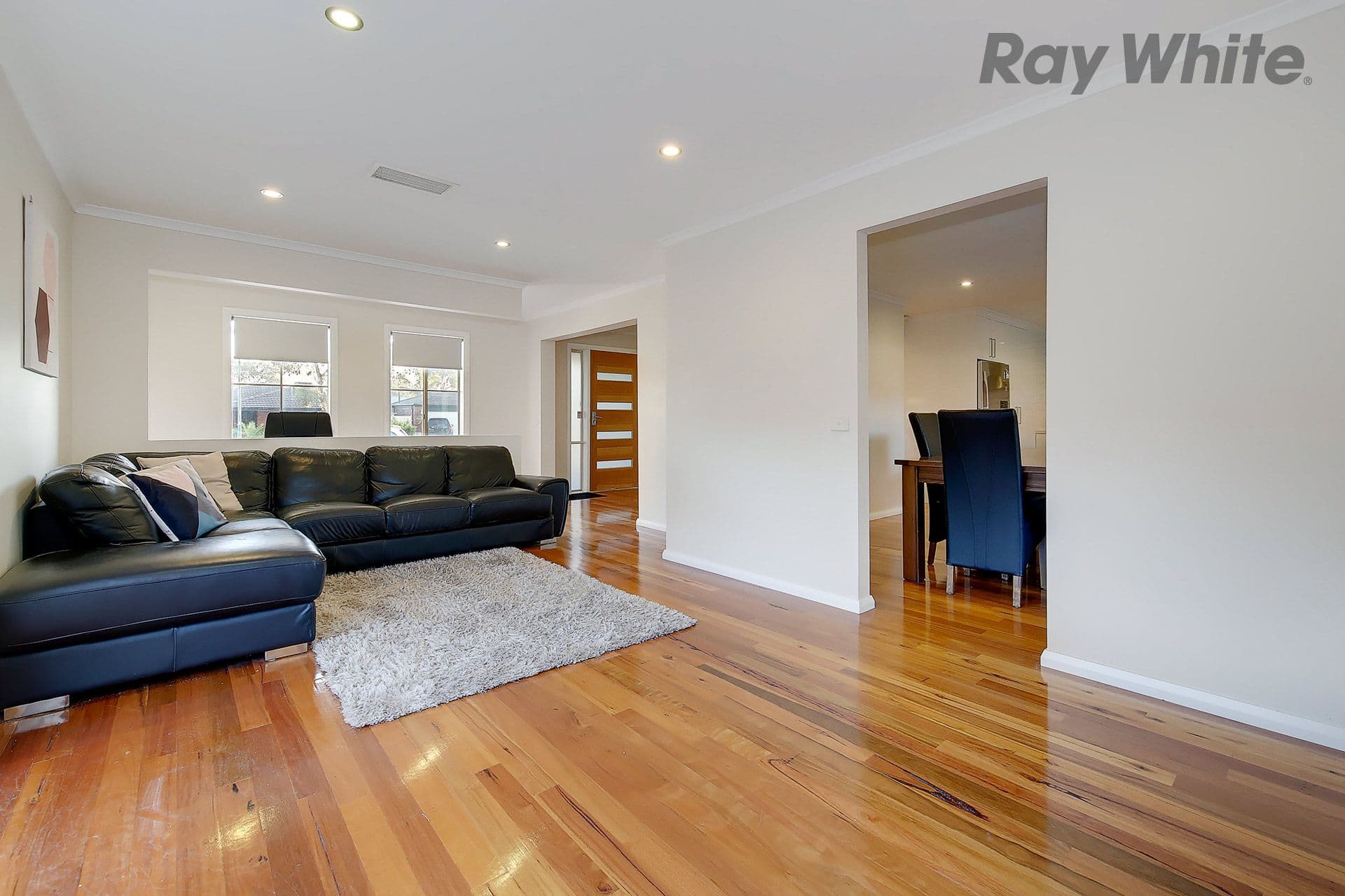 34 Saronvale Crescent, Hillside VIC 3037, Hillside - Thumbnail 2