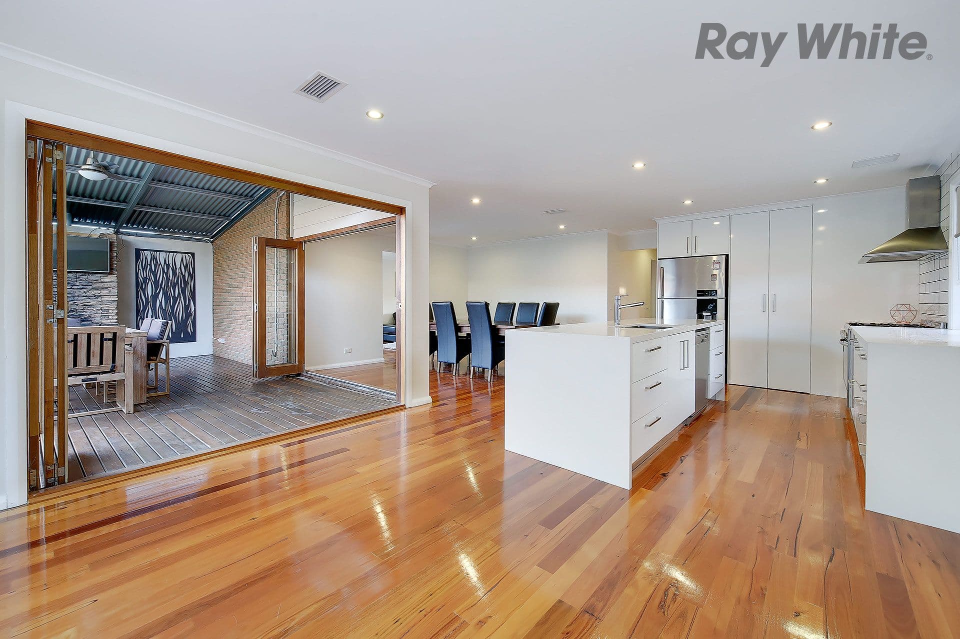 34 Saronvale Crescent, Hillside VIC 3037, Hillside - Thumbnail 4