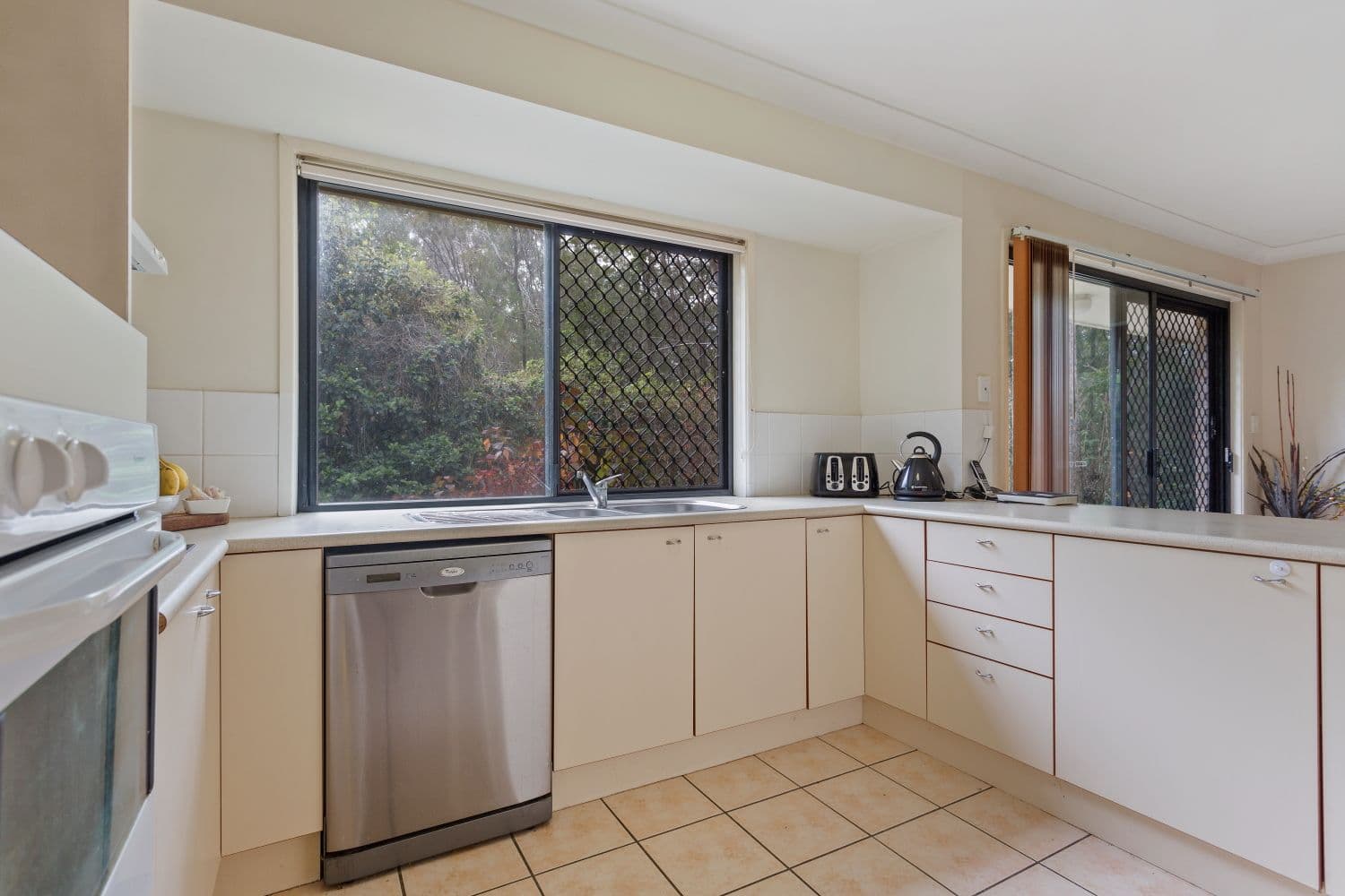 17 Applegum Street, Noosaville QLD 4566, Noosaville - Thumbnail 5
