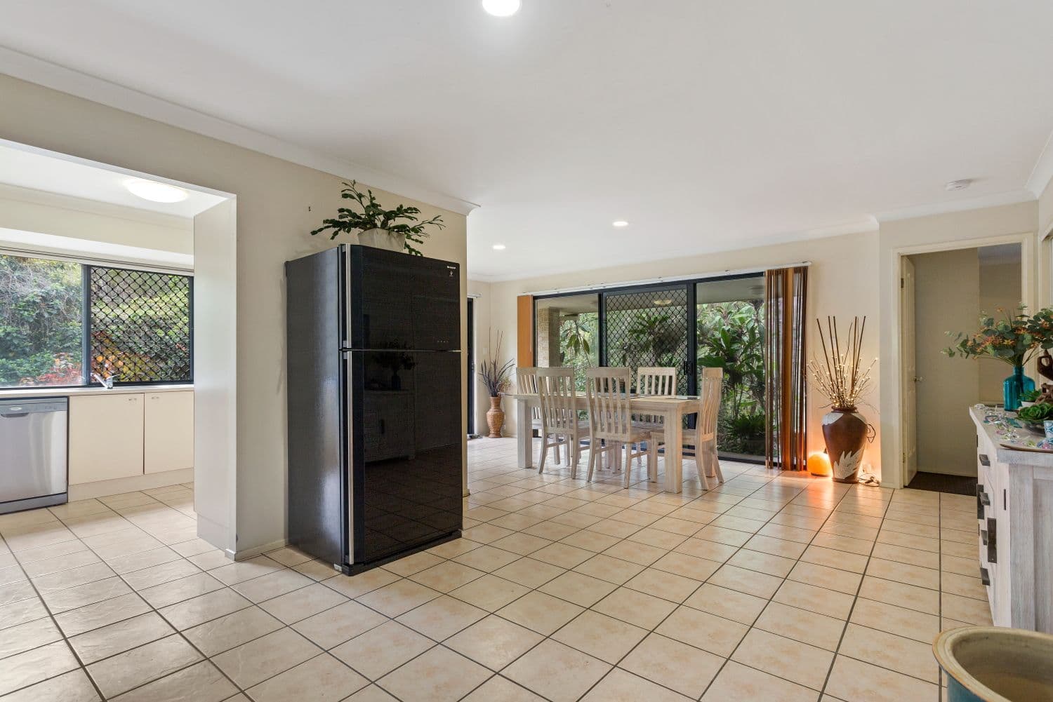 17 Applegum Street, Noosaville QLD 4566, Noosaville - Thumbnail 2