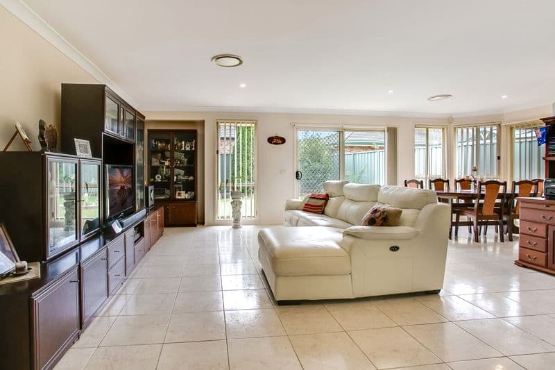 30 Prestwick Terrace, Glenmore Park - Thumbnail 3
