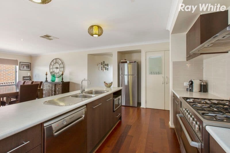 33 Belvedere Drive, Pakenham VIC 3810, Pakenham - Thumbnail 5