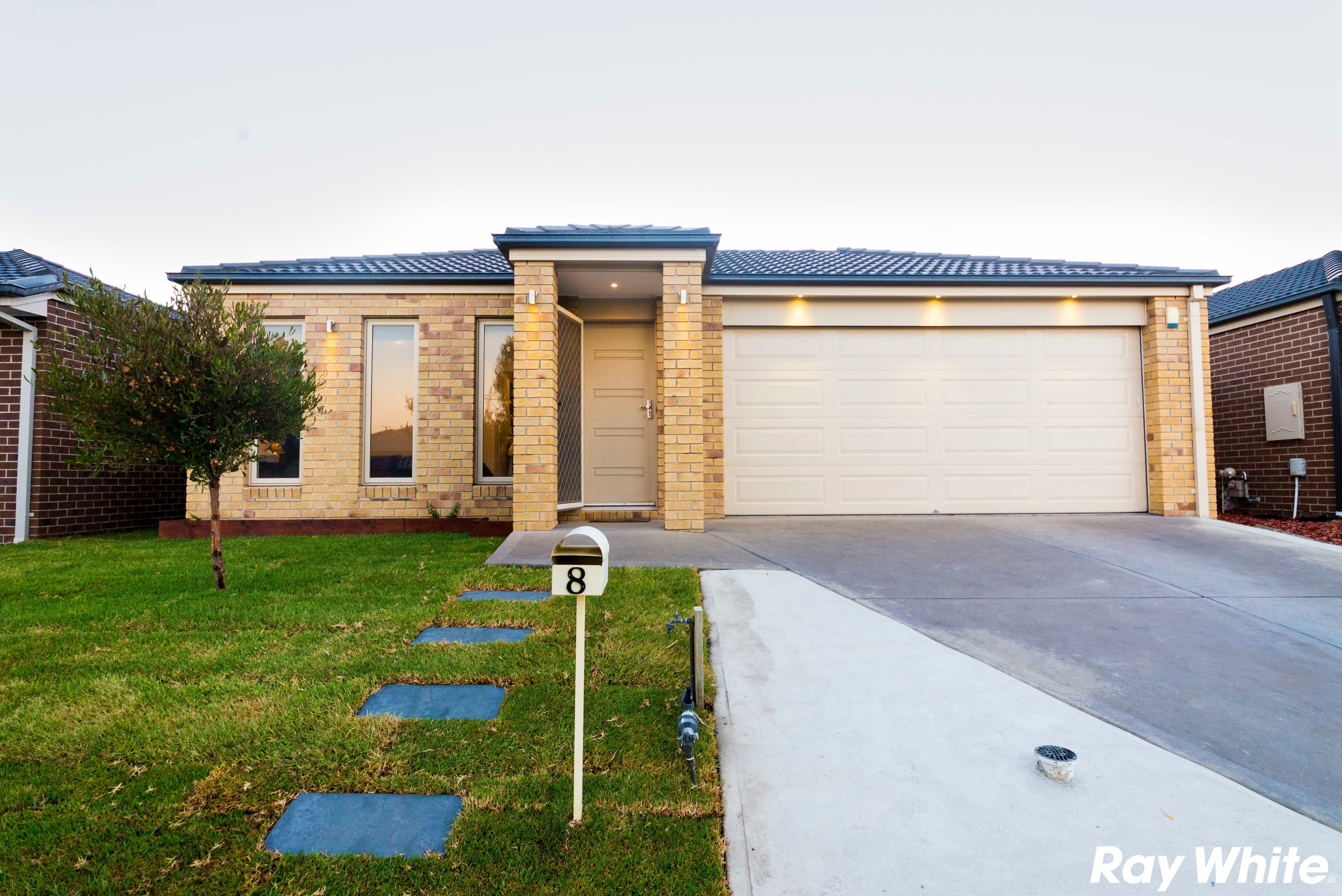 8 Braestar Street, Cranbourne VIC 3977, Cranbourne - Image 1