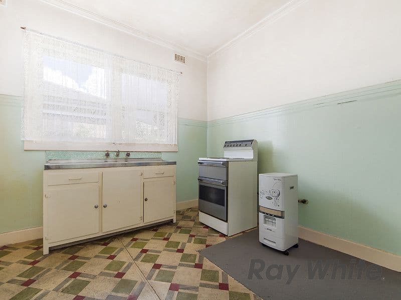 61 Walmer Avenue, St Albans VIC 3021, St Albans - Thumbnail 5