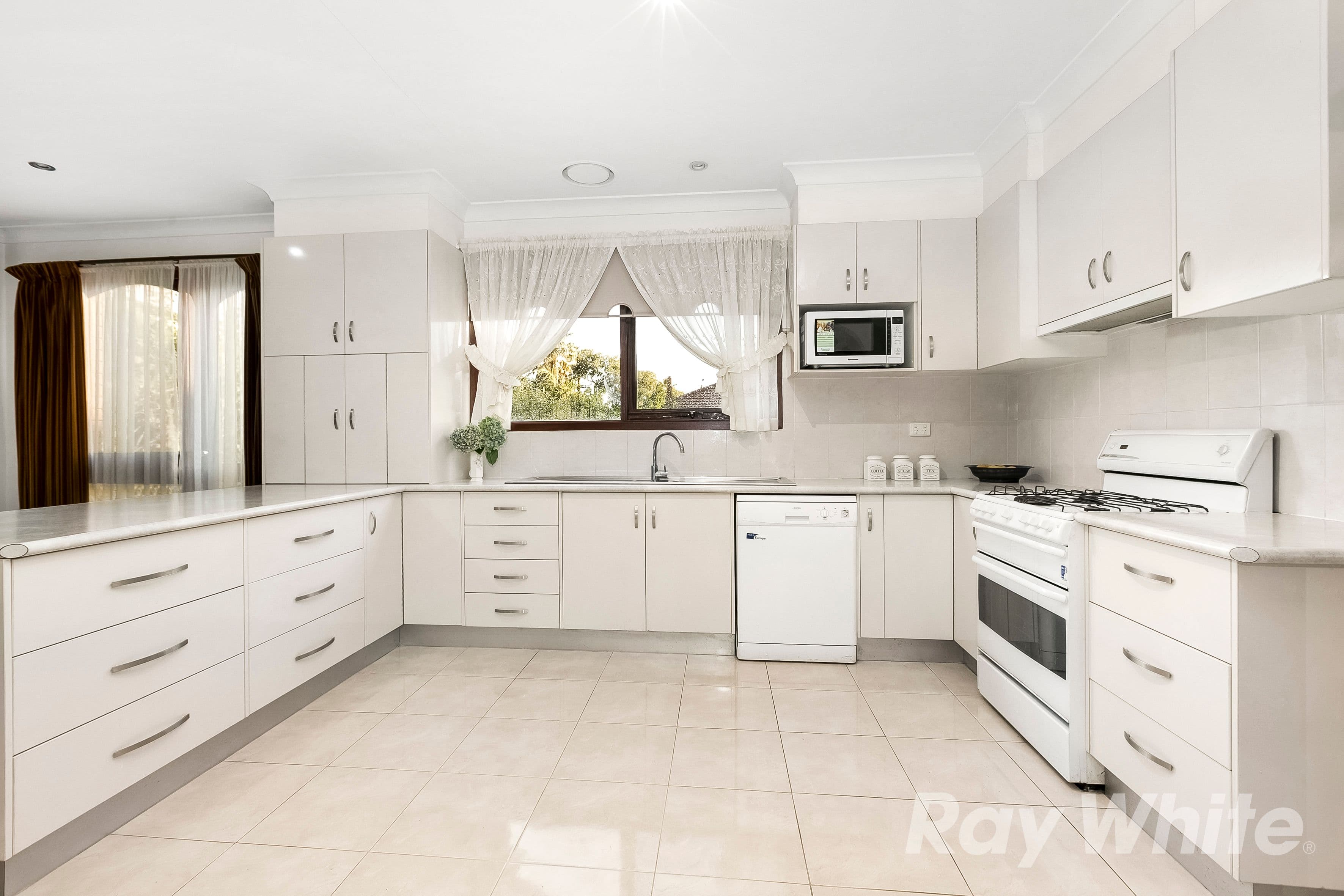 68 Curie Avenue, Mulgrave VIC 3170, Mulgrave - Thumbnail 2