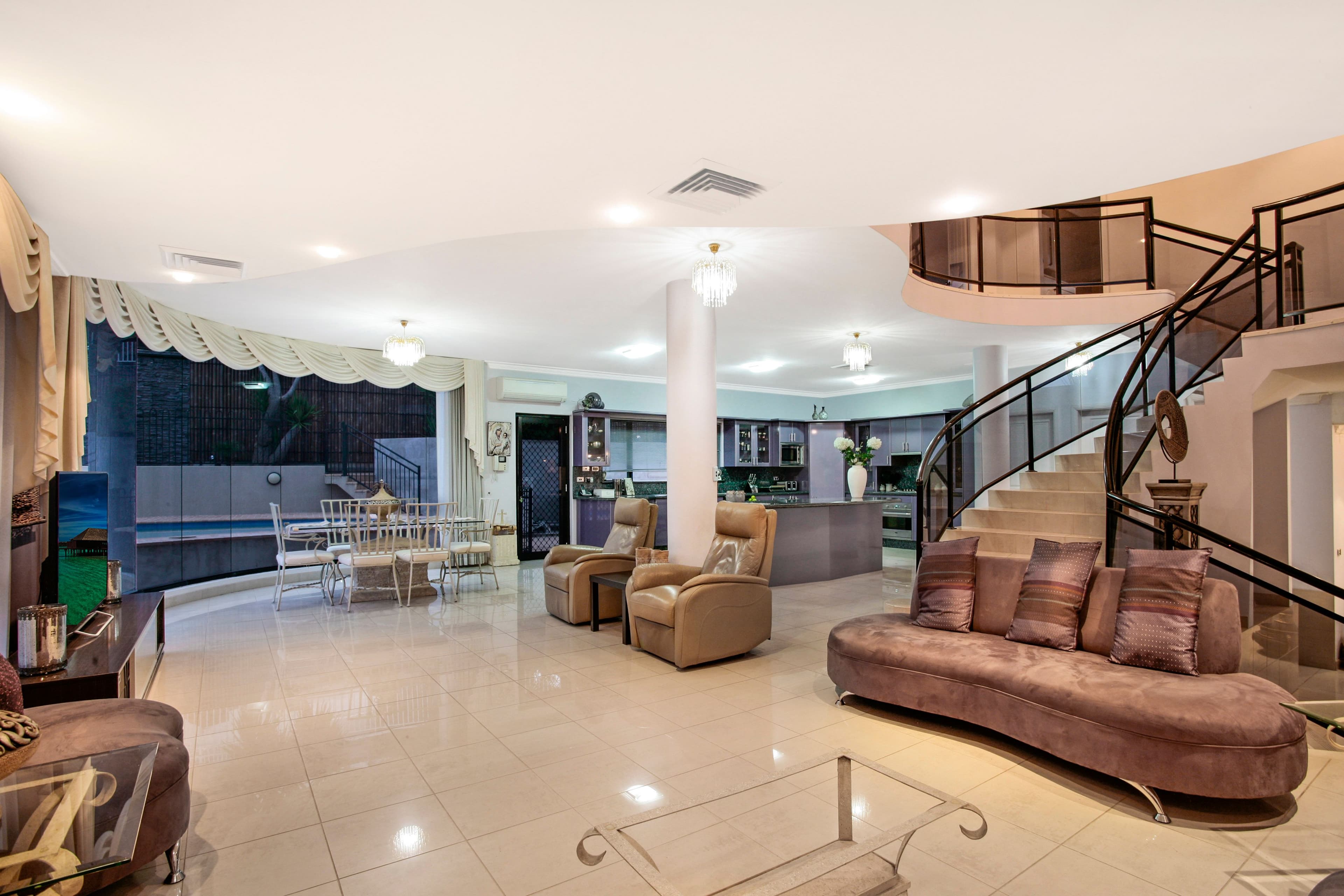 66 Glen Logan Road, Bossley Park - Thumbnail 2